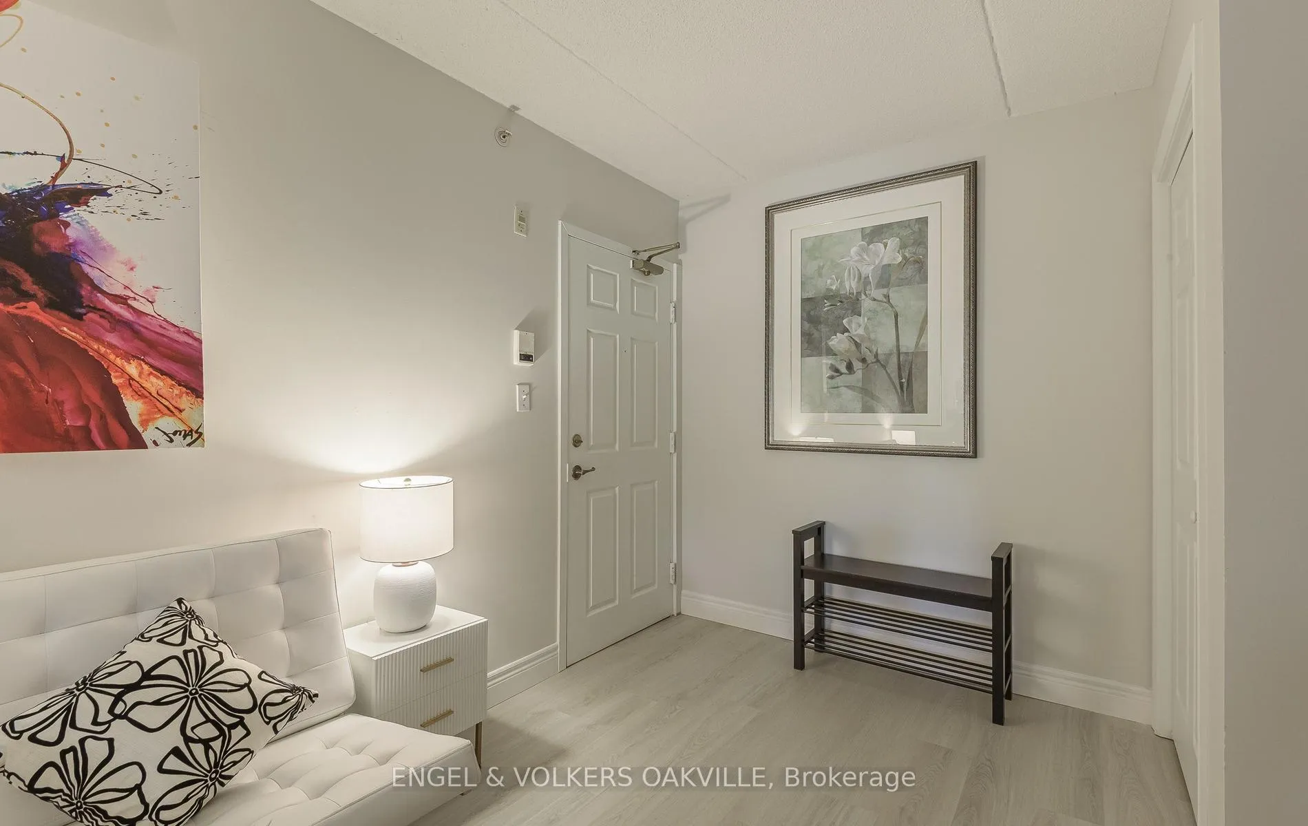 Photo 3 of Unit 107, 1830 Walker's Line, Burlington, Palmer — HOMEH