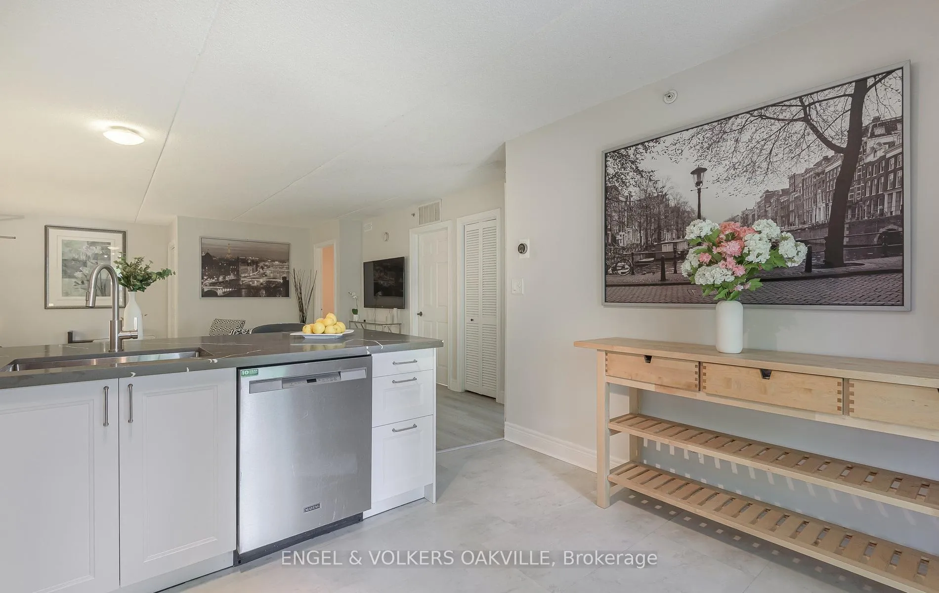 Photo 9 of Unit 107, 1830 Walker's Line, Burlington, Palmer — HOMEH
