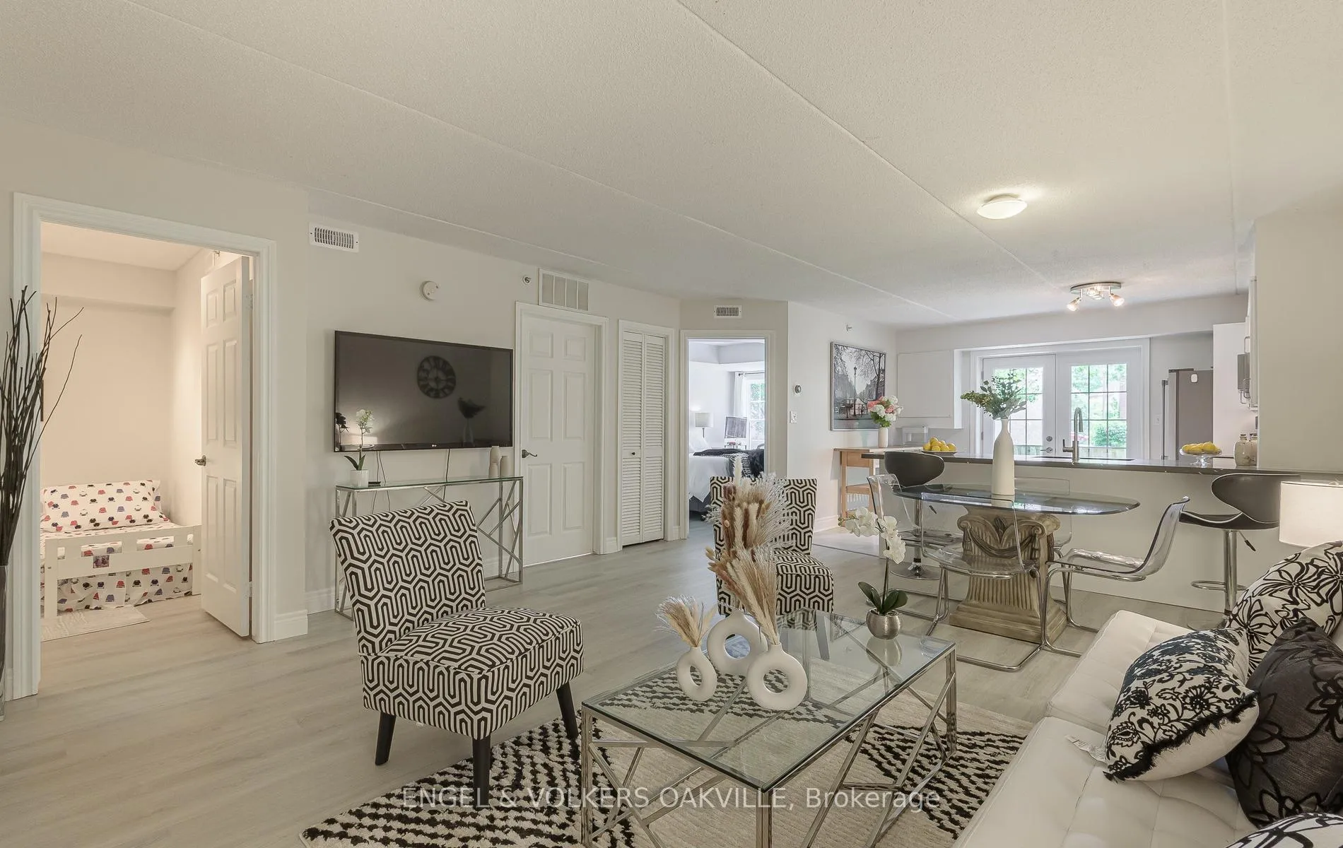 Photo 11 of Unit 107, 1830 Walker's Line, Burlington, Palmer — HOMEH