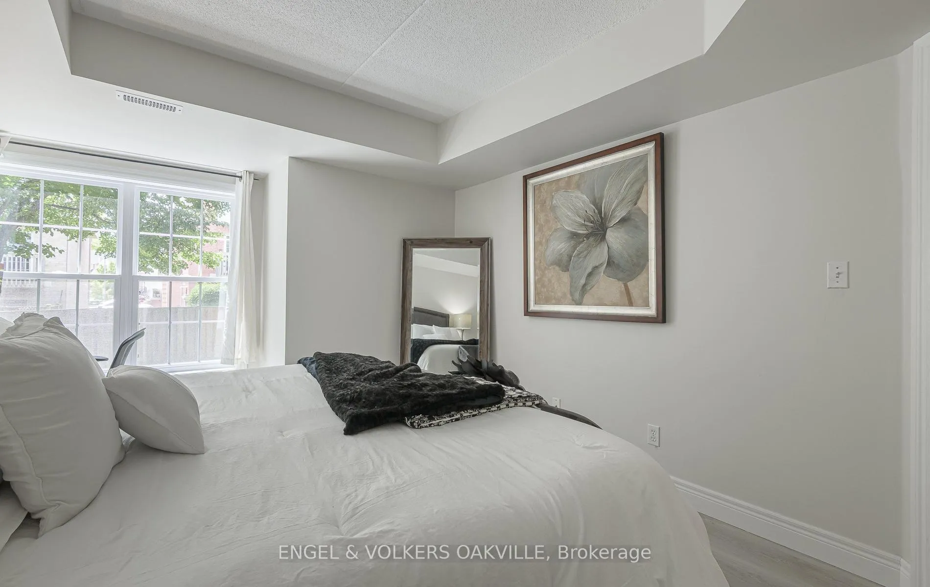 Photo 13 of Unit 107, 1830 Walker's Line, Burlington, Palmer — HOMEH