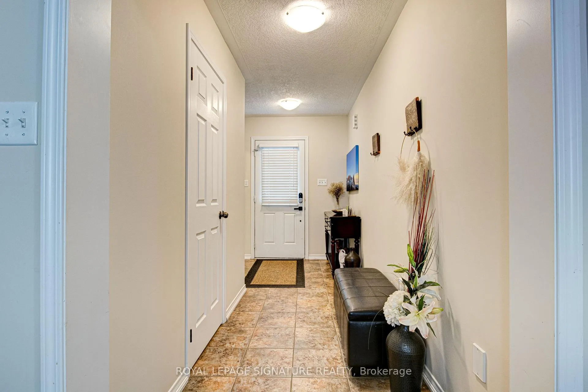 Photo 2 of 39 Trowbridge Street, Woolwich, Breslau — HOMEH