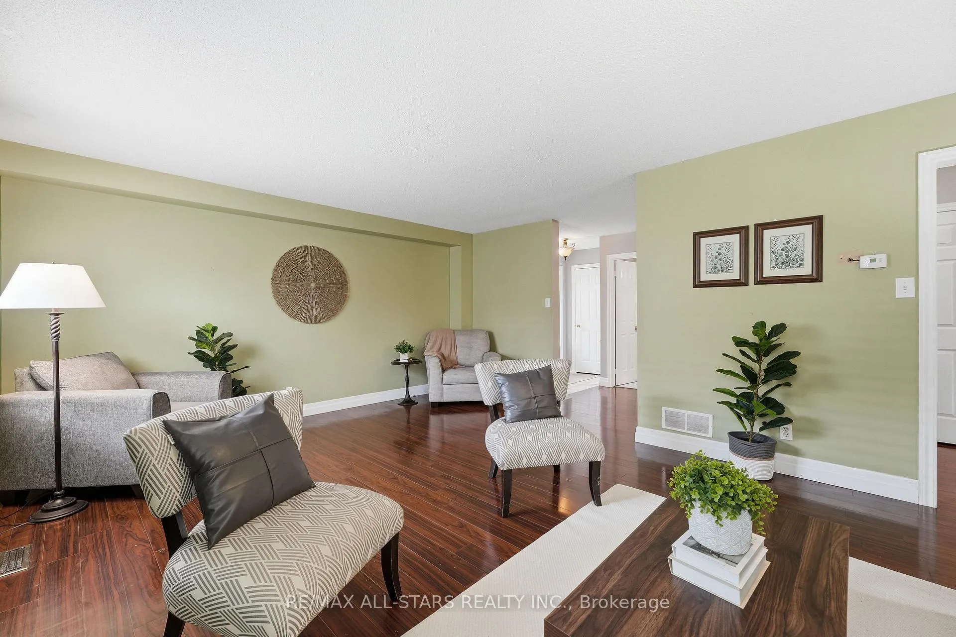 Photo 14 of 11 Sherie Drive, Georgina, Keswick North — HOMEH
