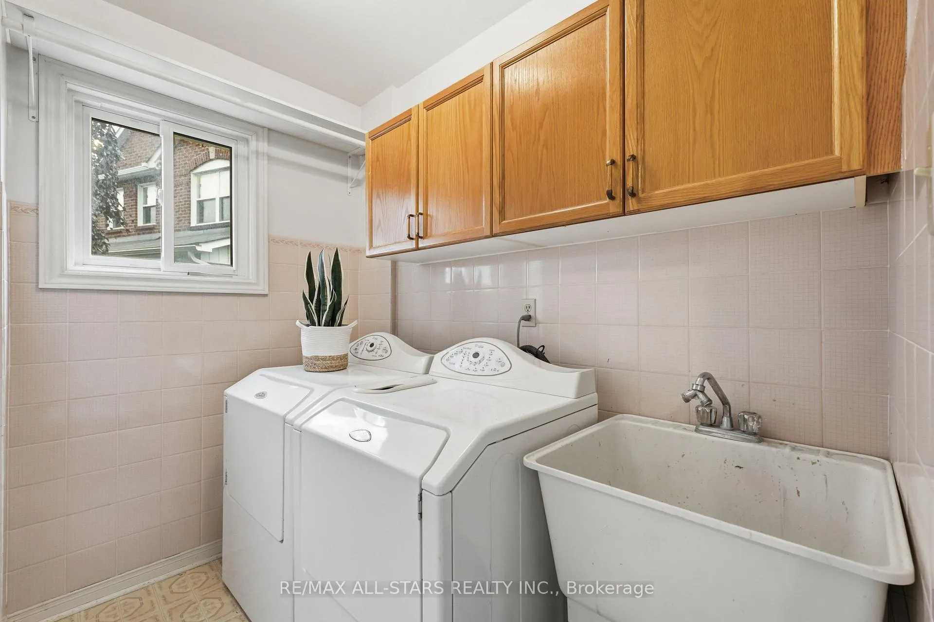 Photo 16 of 11 Sherie Drive, Georgina, Keswick North — HOMEH