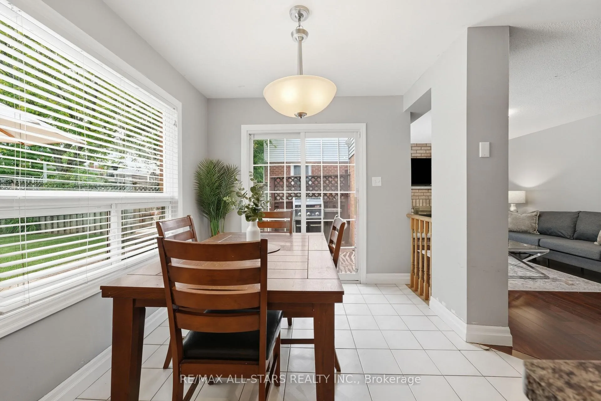 Photo 25 of 11 Sherie Drive, Georgina, Keswick North — HOMEH
