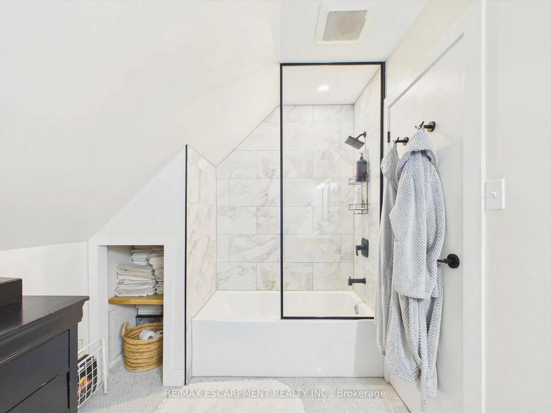 Photo 17 of 1700 Lorimer Lake Road E, Whitestone, Hagerman — HOMEH