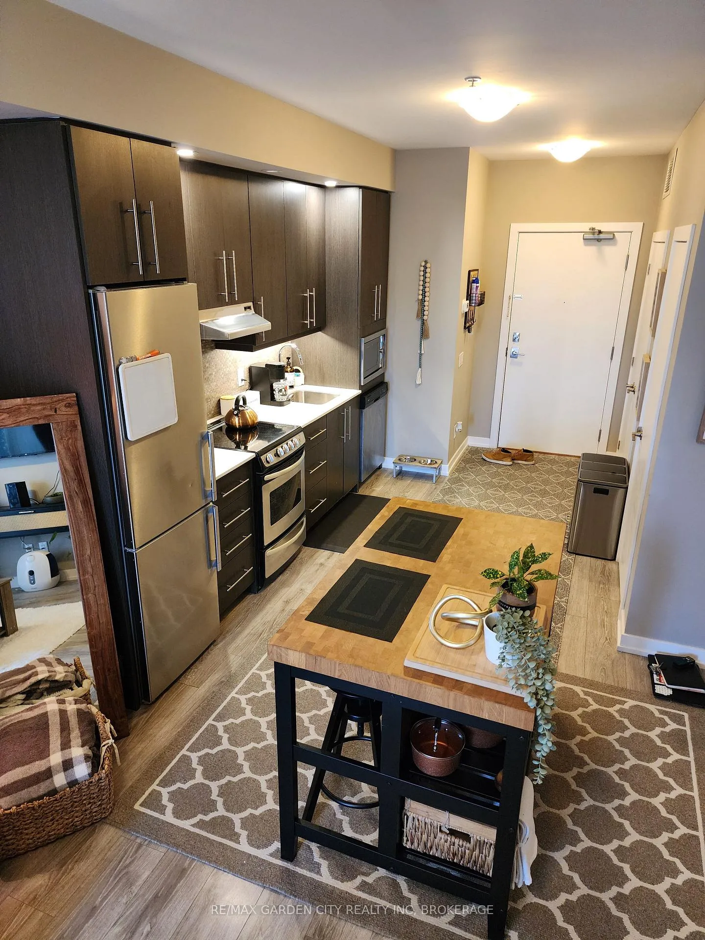 Photo 5 of Unit 206, 10 Esplanade Lane, Grimsby, Grimsby Beach — HOMEH