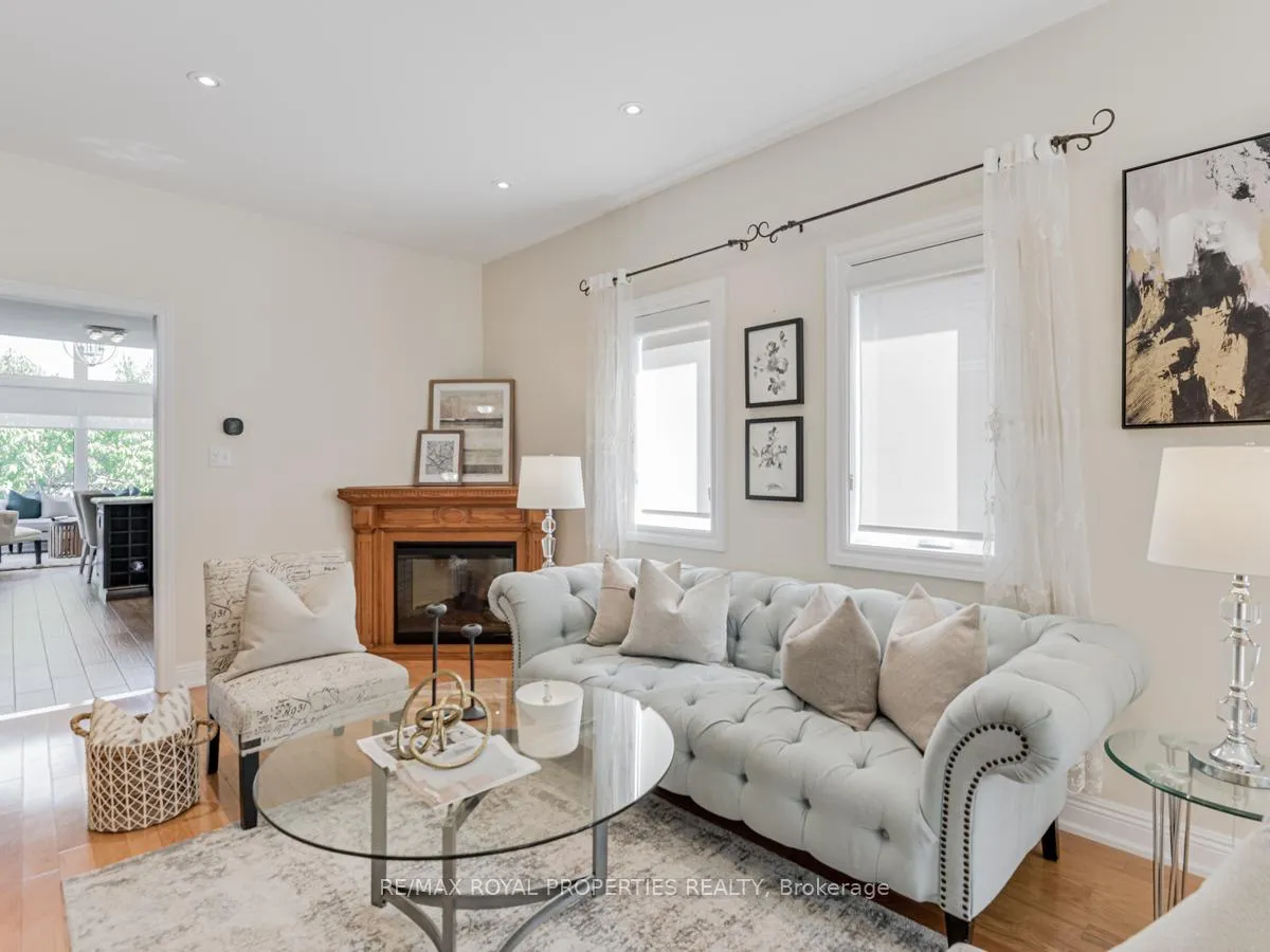 Photo 5 of 17 Ball Crescent, Whitby, Williamsburg — HOMEH
