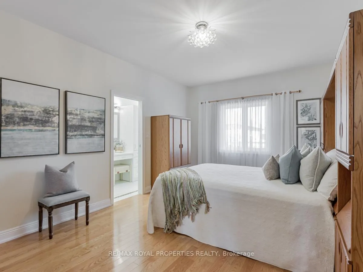 Photo 16 of 17 Ball Crescent, Whitby, Williamsburg — HOMEH