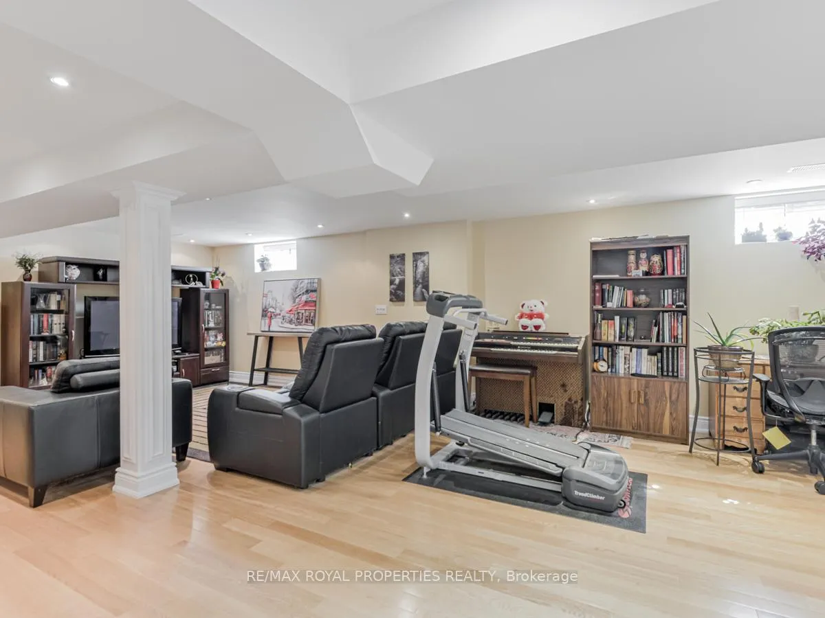 Photo 24 of 17 Ball Crescent, Whitby, Williamsburg — HOMEH