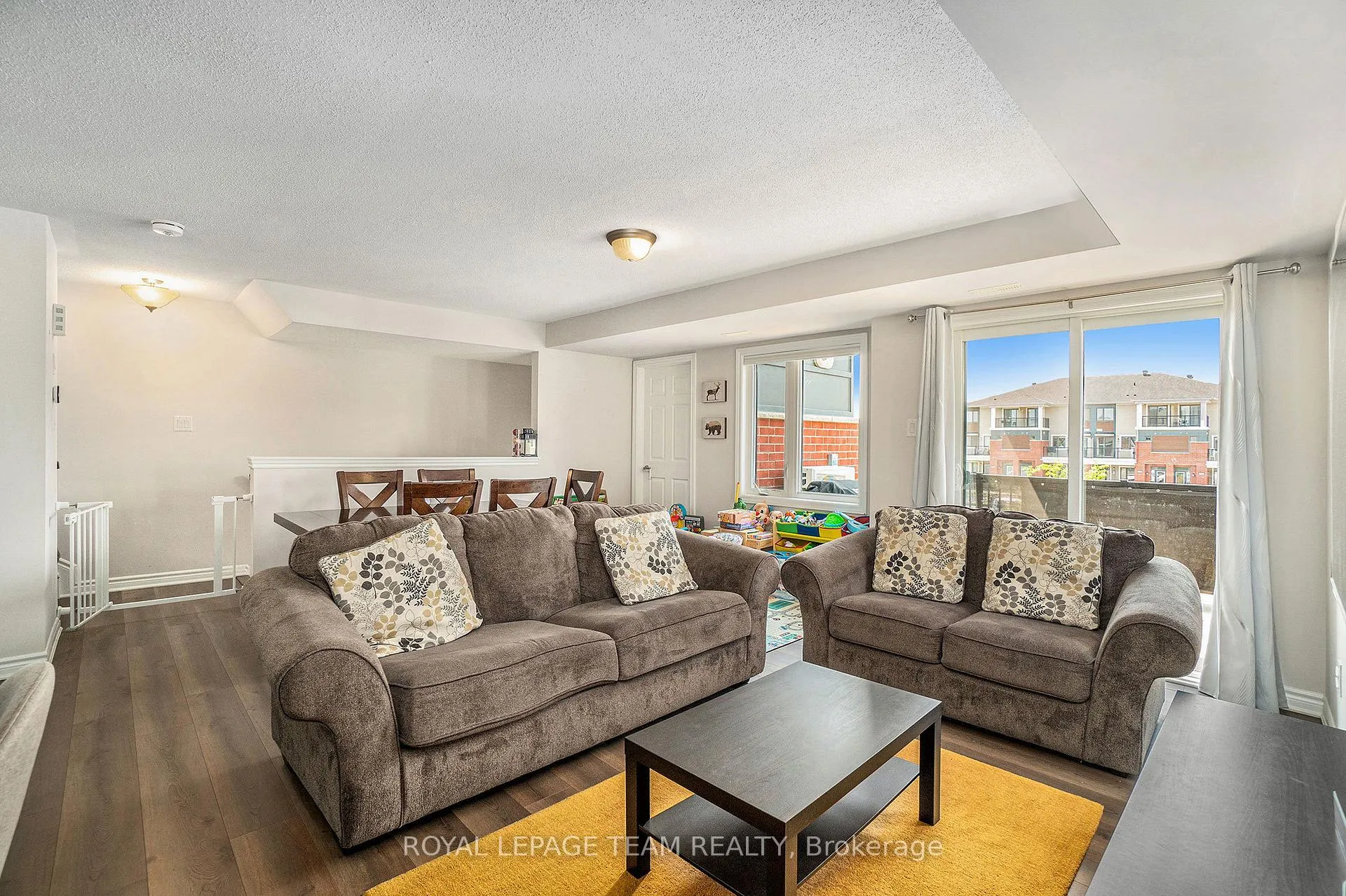 Photo 3 of 112 Walleye Private, Ottawa, Barrhaven - Half Moon Bay — HOMEH