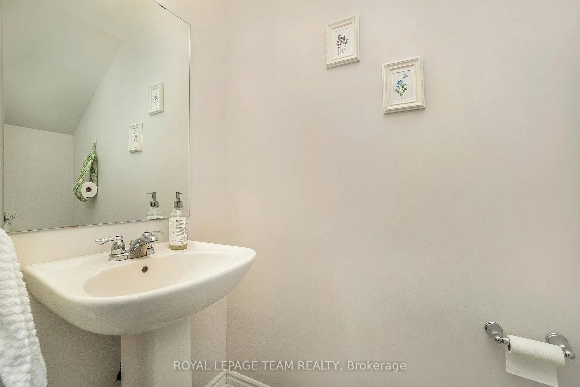 Photo 7 of 112 Walleye Private, Ottawa, Barrhaven - Half Moon Bay — HOMEH