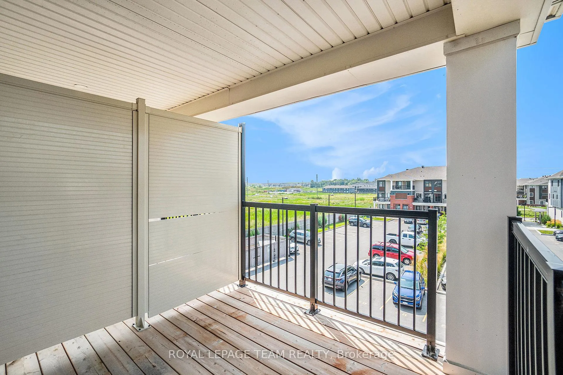 Photo 9 of 112 Walleye Private, Ottawa, Barrhaven - Half Moon Bay — HOMEH