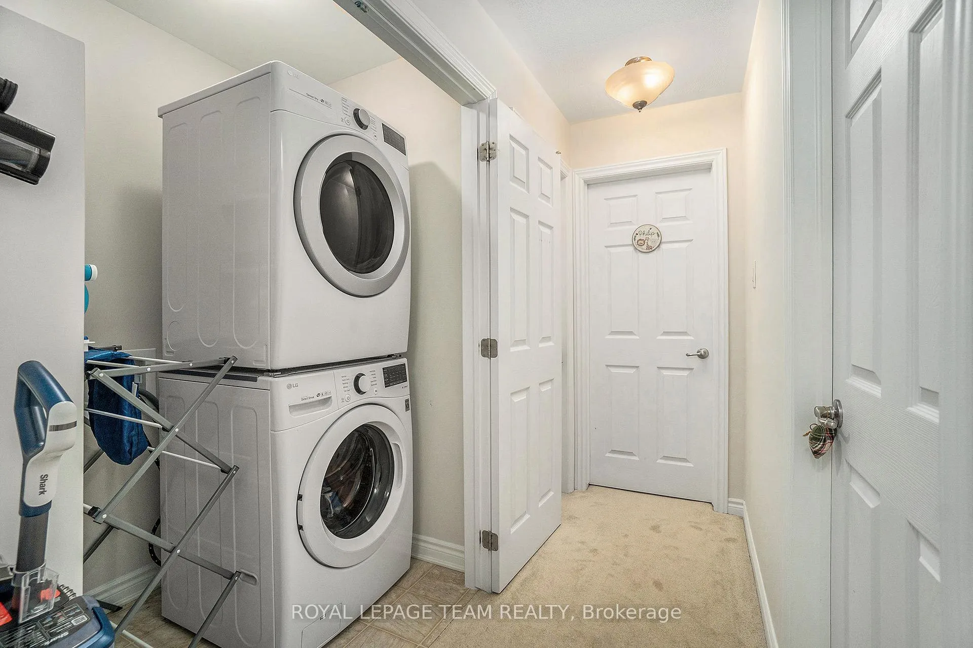 Photo 13 of 112 Walleye Private, Ottawa, Barrhaven - Half Moon Bay — HOMEH