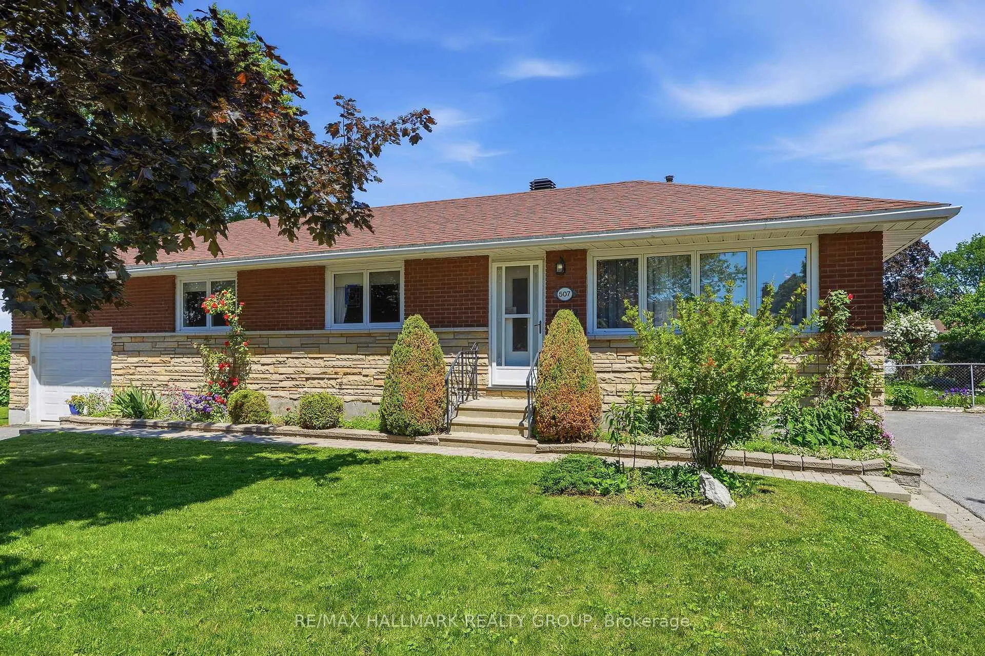 Photo 2 of 507 Sirois Avenue, Ottawa, Overbrook/Castle Heights — HOMEH