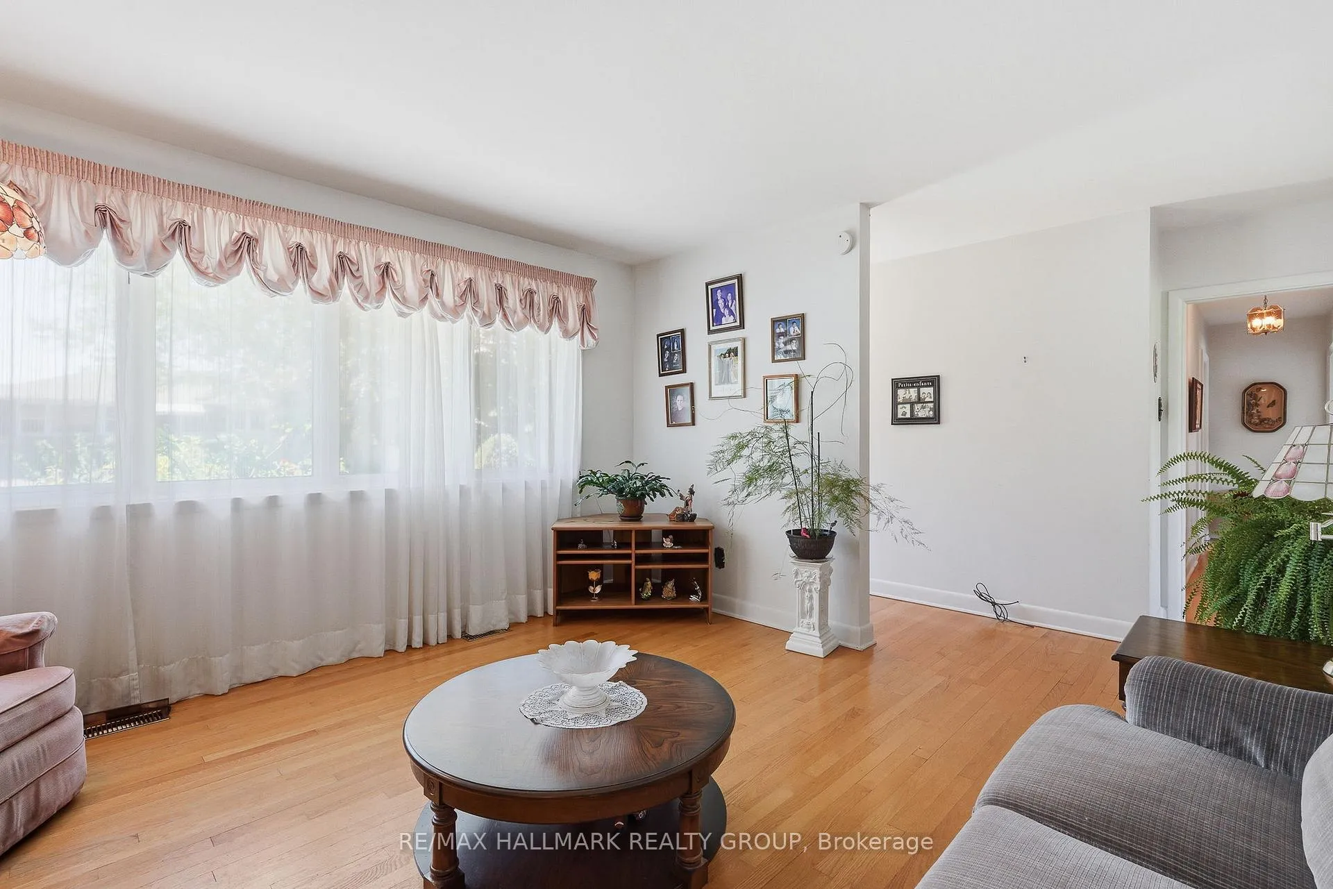 Photo 7 of 507 Sirois Avenue, Ottawa, Overbrook/Castle Heights — HOMEH
