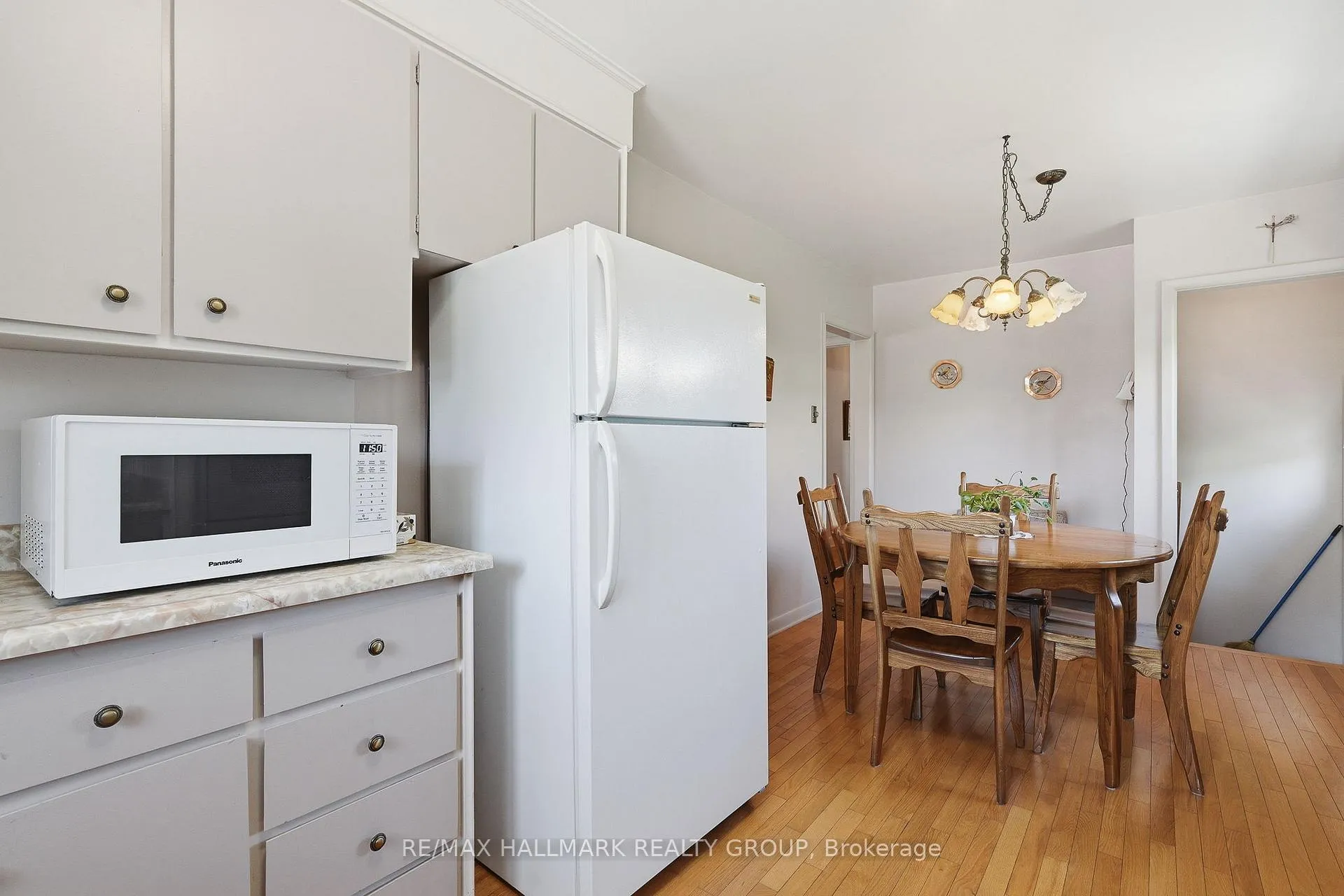 Photo 14 of 507 Sirois Avenue, Ottawa, Overbrook/Castle Heights — HOMEH
