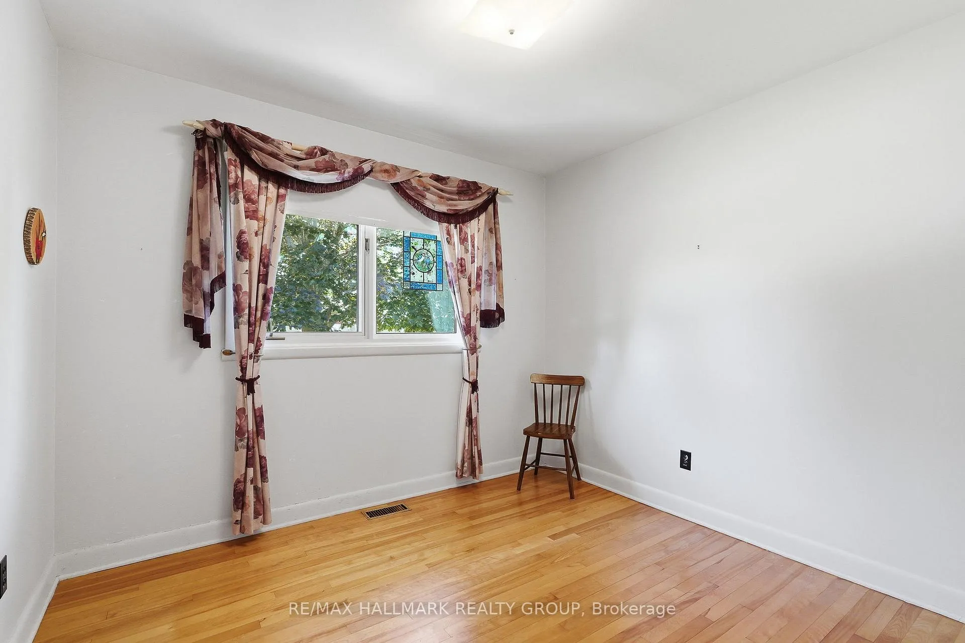 Photo 15 of 507 Sirois Avenue, Ottawa, Overbrook/Castle Heights — HOMEH