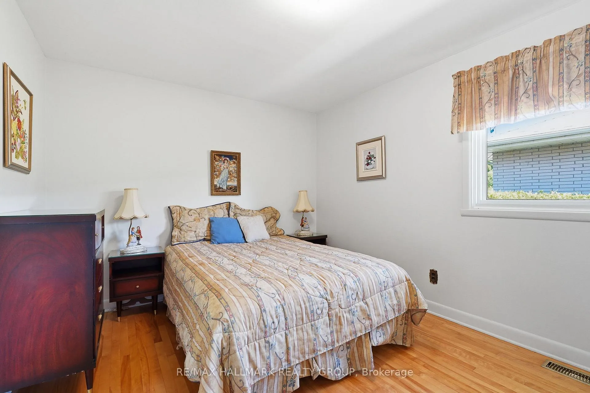 Photo 18 of 507 Sirois Avenue, Ottawa, Overbrook/Castle Heights — HOMEH