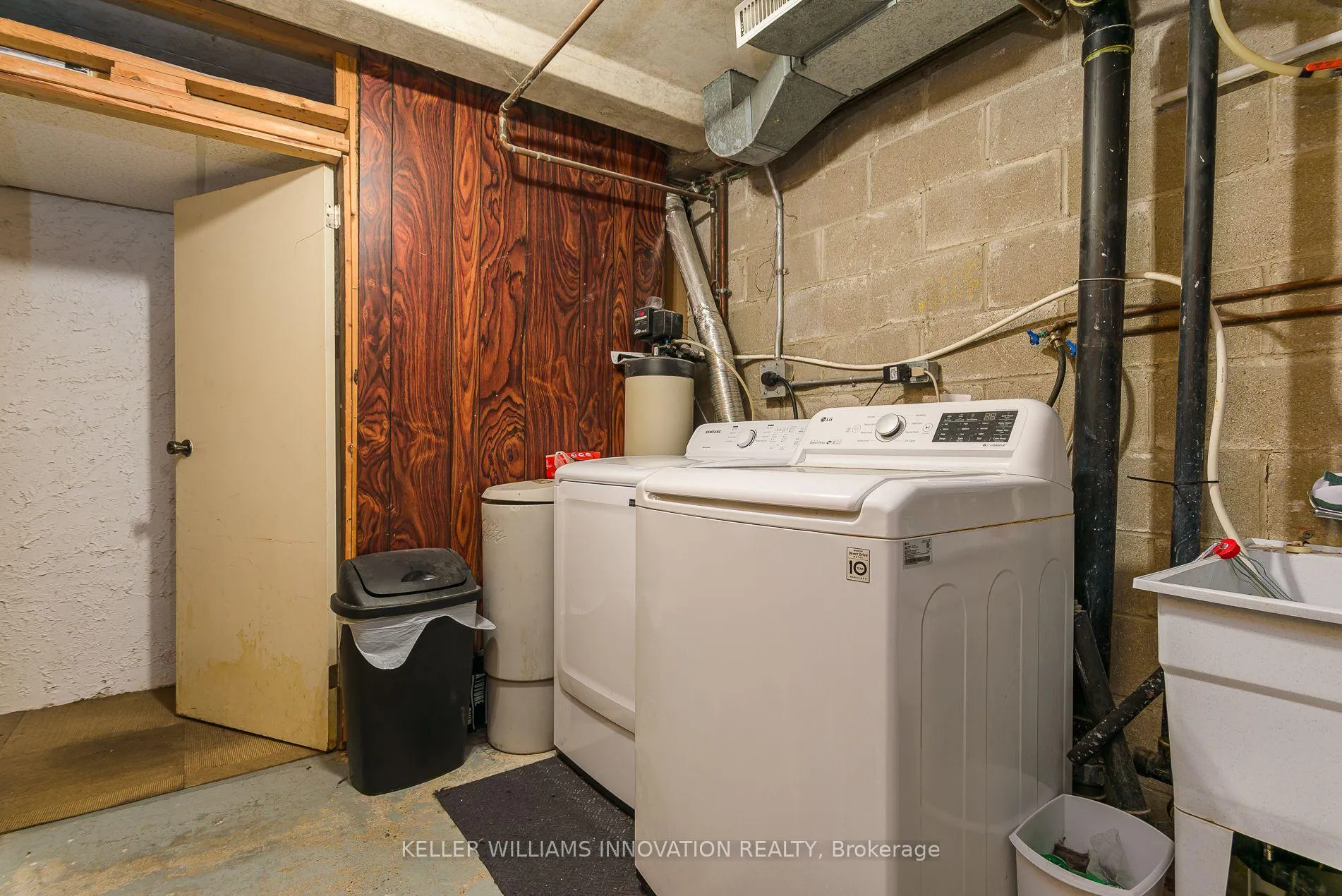 Photo 35 of Unit 32, 121 University Avenue E, Waterloo, Downtown Waterloo — HOMEH