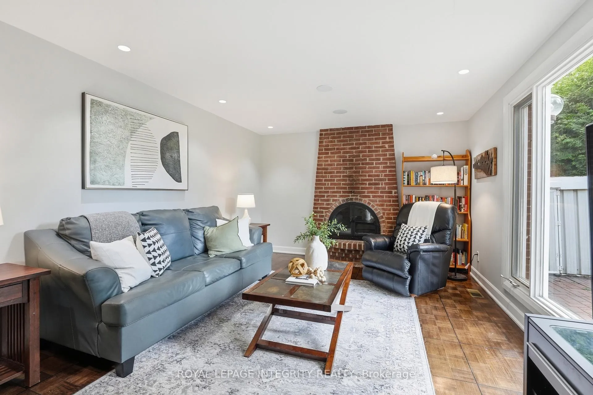 Photo 3 of 6 Woodview Crescent, Ottawa, Blackburn Hamlet — HOMEH