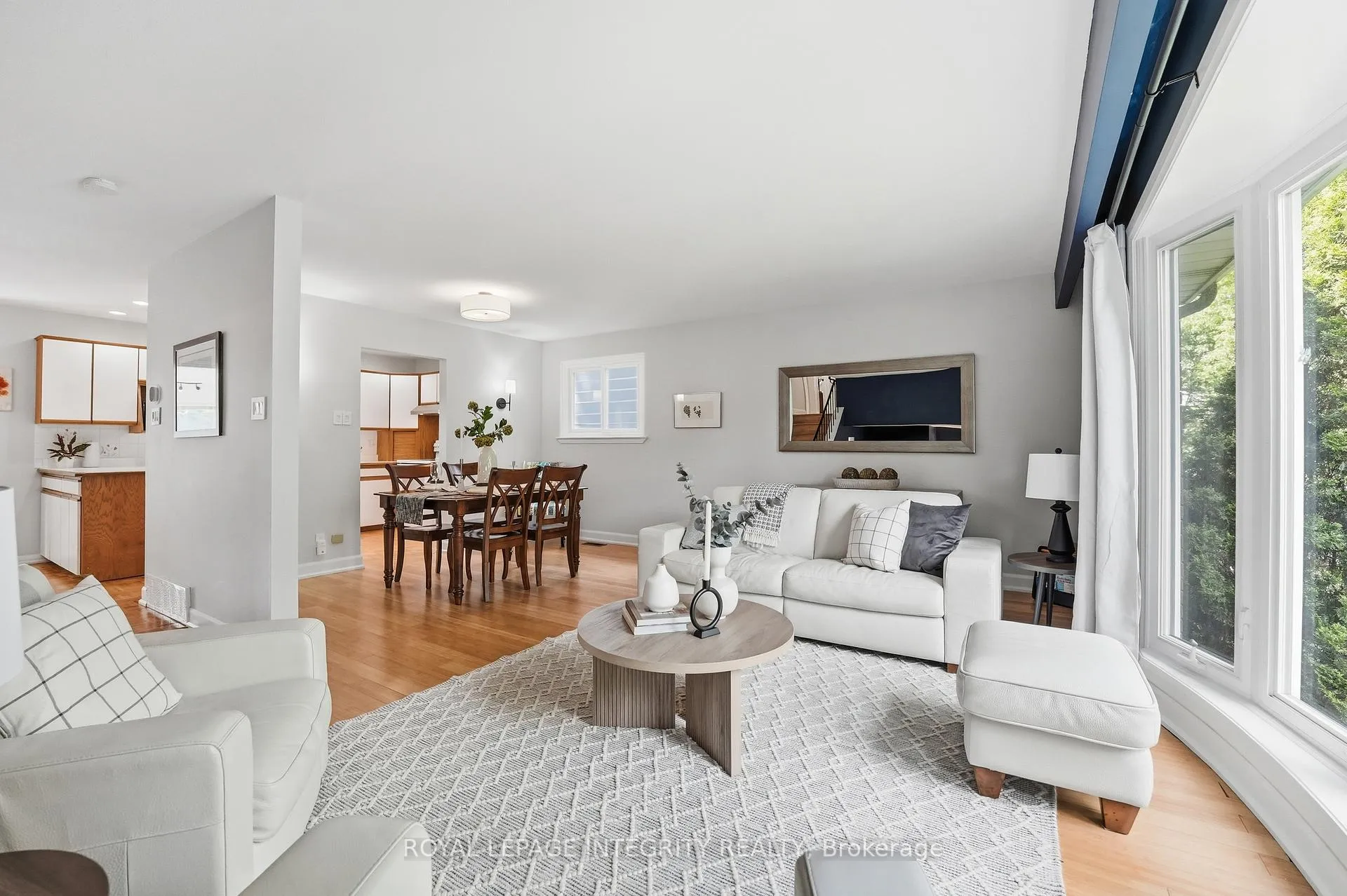 Photo 17 of 6 Woodview Crescent, Ottawa, Blackburn Hamlet — HOMEH
