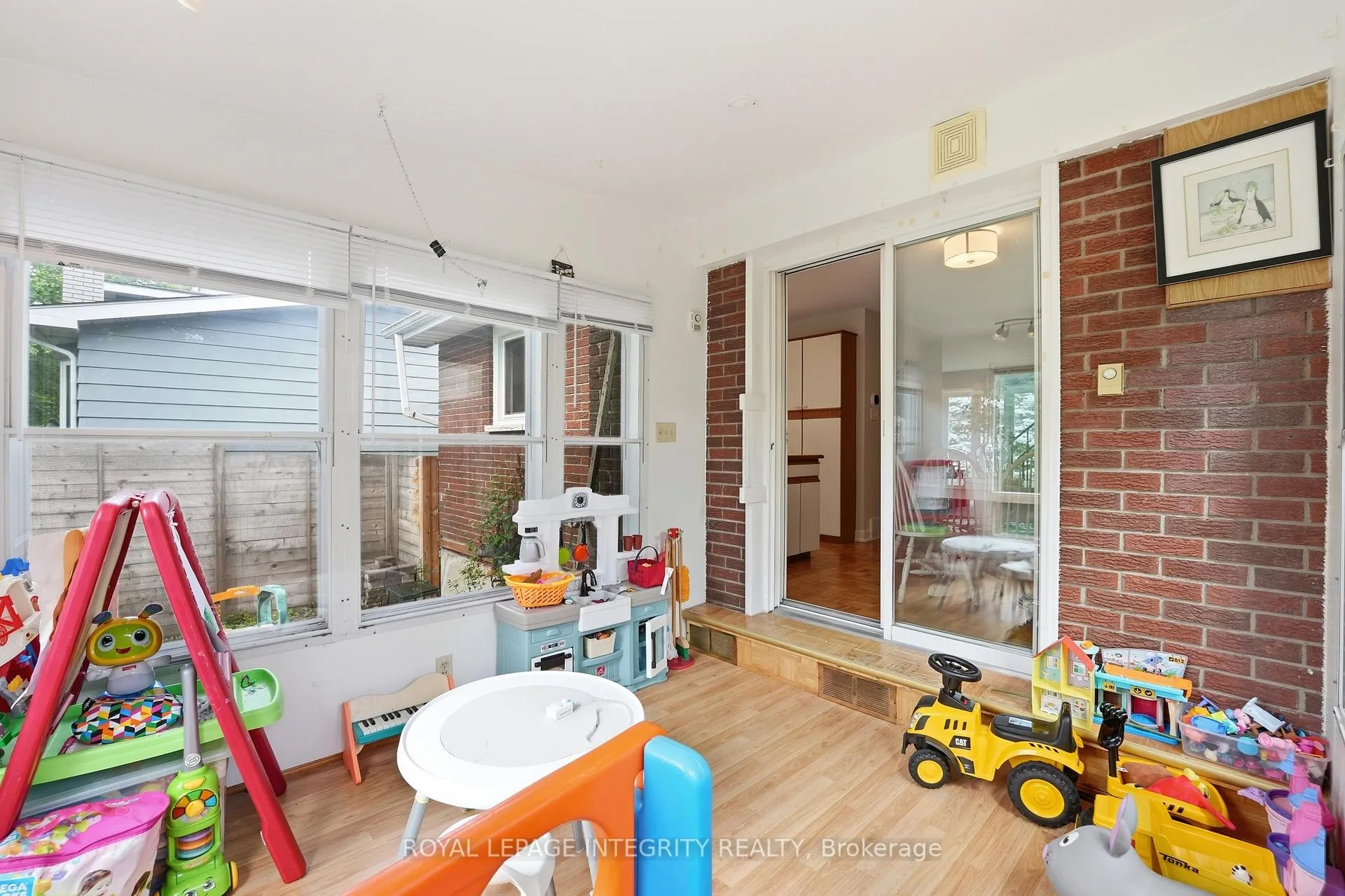 Photo 20 of 6 Woodview Crescent, Ottawa, Blackburn Hamlet — HOMEH