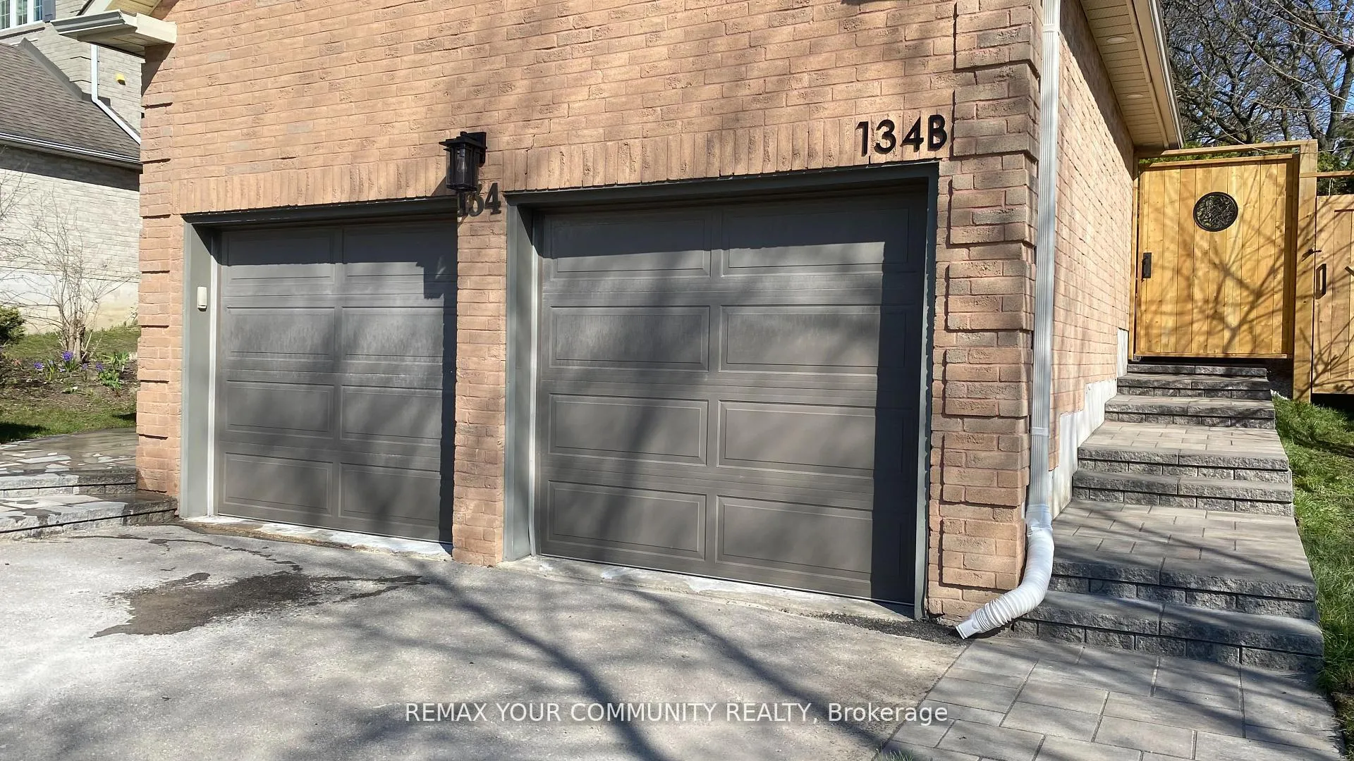 Photo 2 of Unit Basement, 134 B Kemano Road, Aurora, Aurora Heights — HOMEH