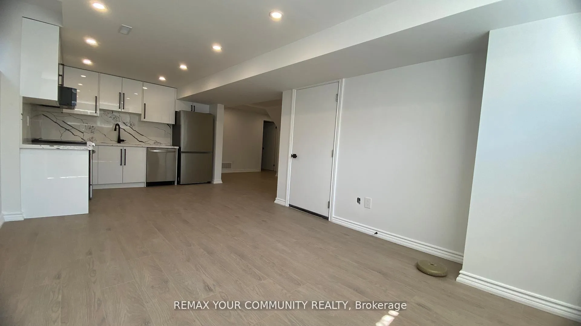 Photo 3 of Unit Basement, 134 B Kemano Road, Aurora, Aurora Heights — HOMEH