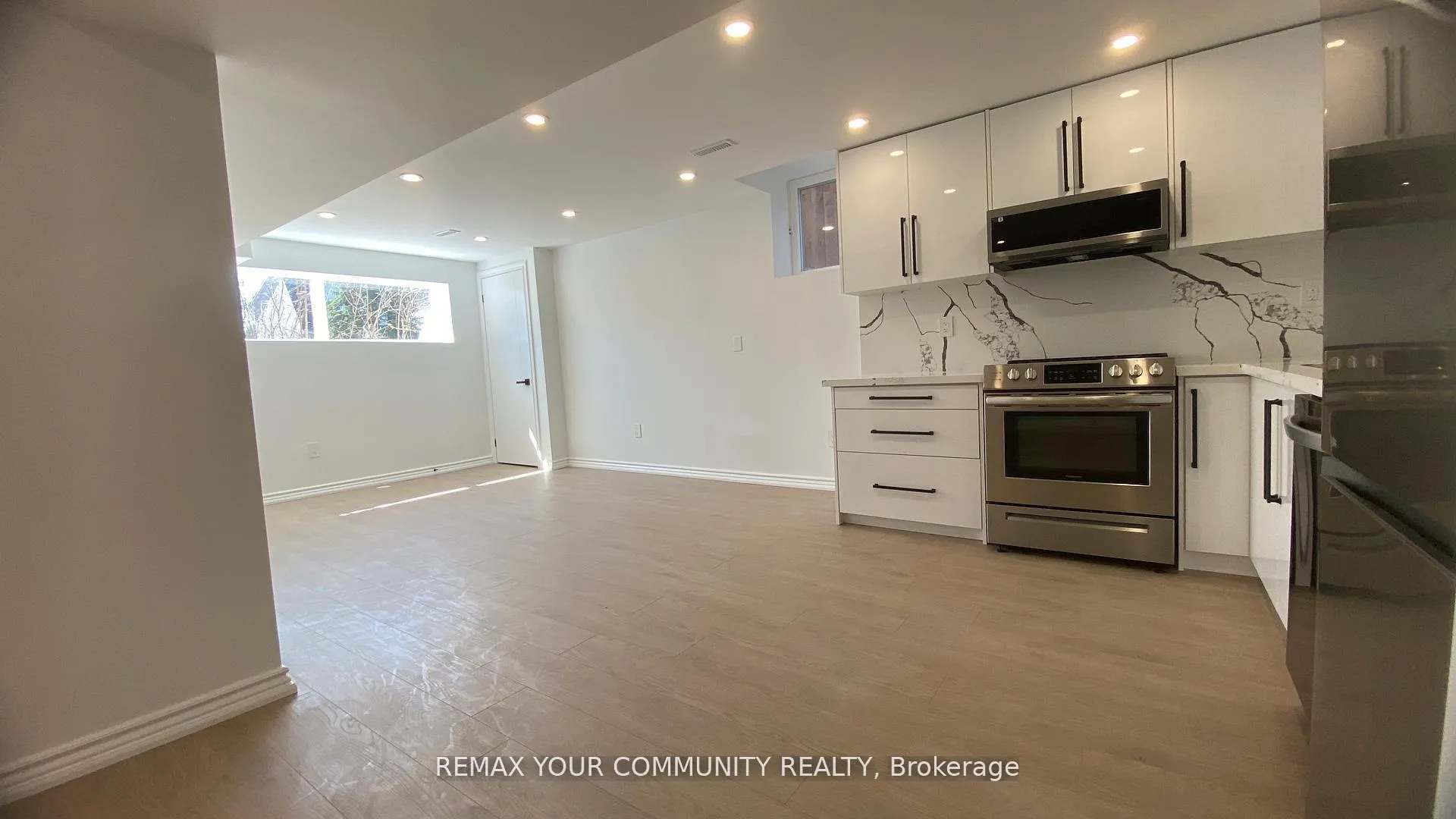 Photo 6 of Unit Basement, 134 B Kemano Road, Aurora, Aurora Heights — HOMEH