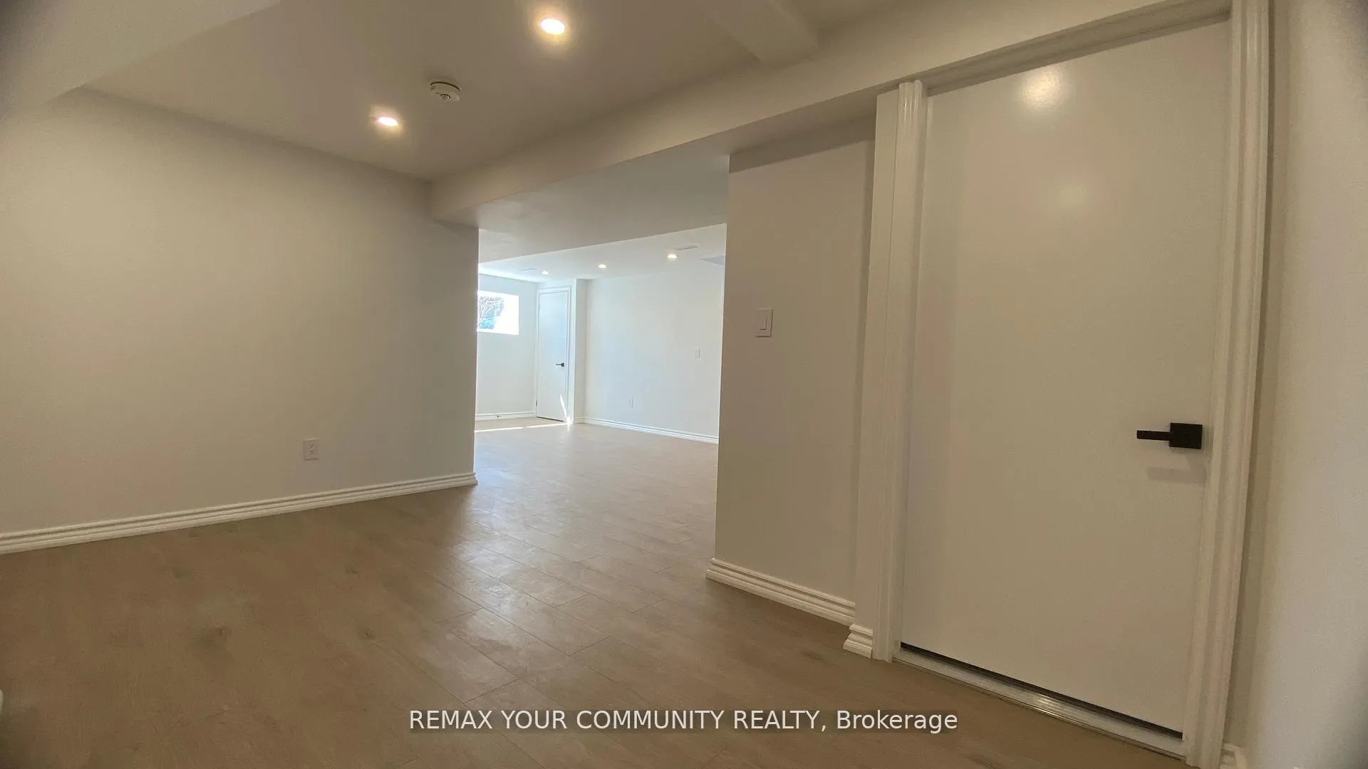 Photo 7 of Unit Basement, 134 B Kemano Road, Aurora, Aurora Heights — HOMEH