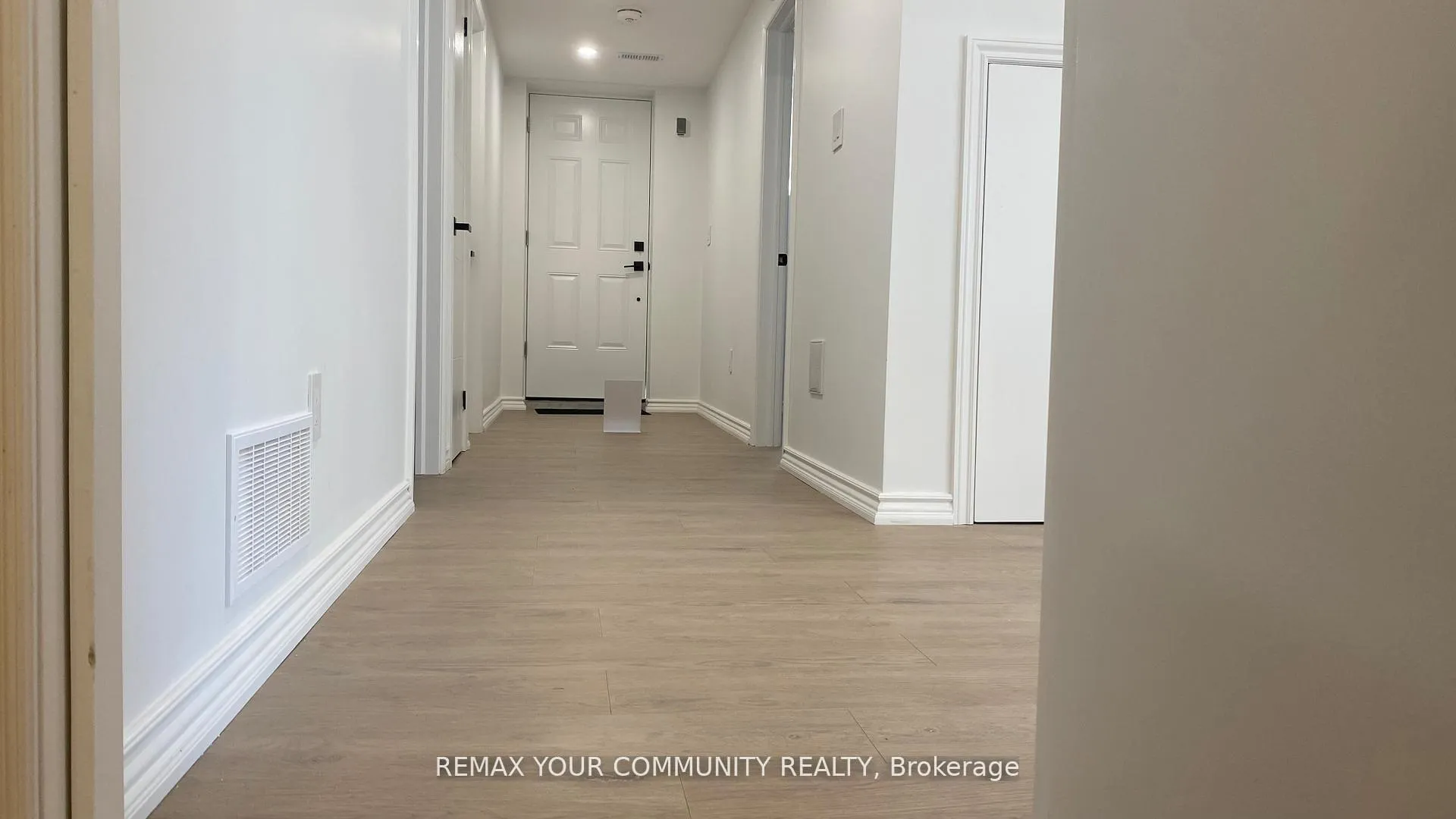 Photo 8 of Unit Basement, 134 B Kemano Road, Aurora, Aurora Heights — HOMEH