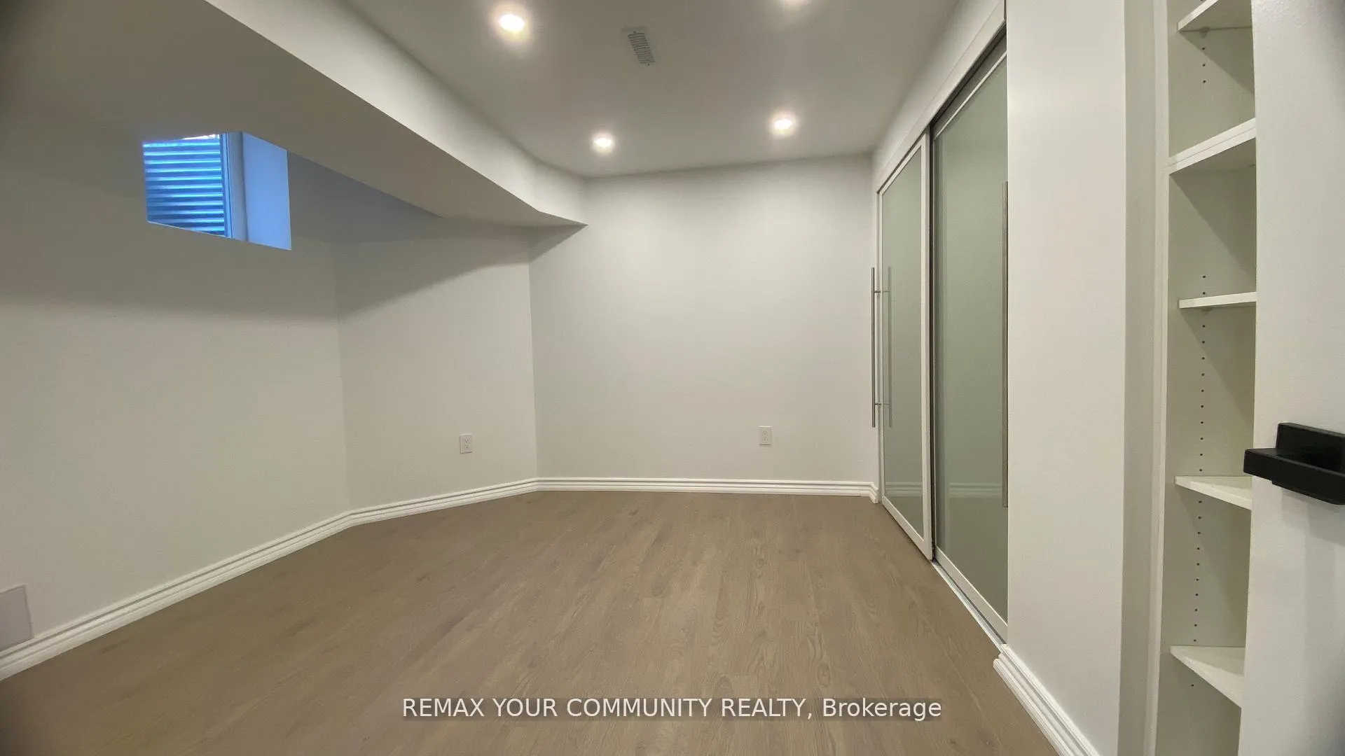 Photo 11 of Unit Basement, 134 B Kemano Road, Aurora, Aurora Heights — HOMEH