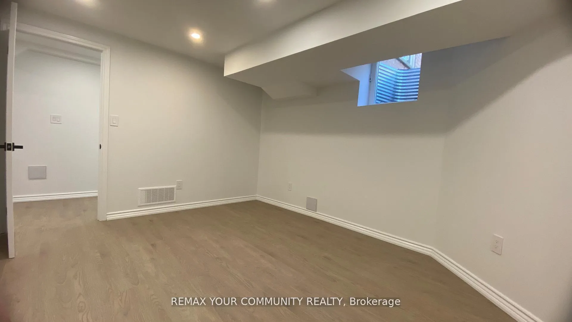 Photo 13 of Unit Basement, 134 B Kemano Road, Aurora, Aurora Heights — HOMEH