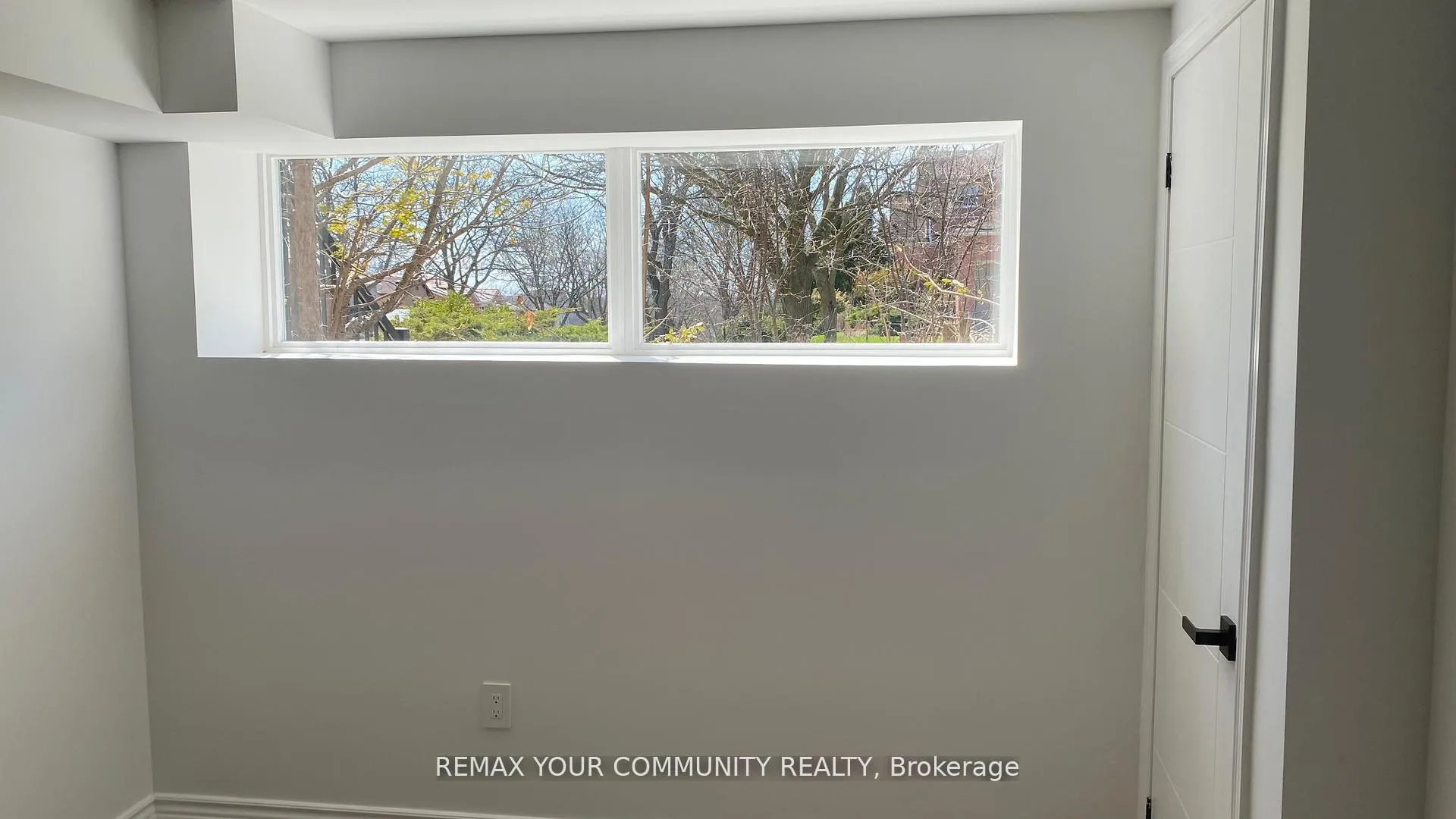 Photo 14 of Unit Basement, 134 B Kemano Road, Aurora, Aurora Heights — HOMEH