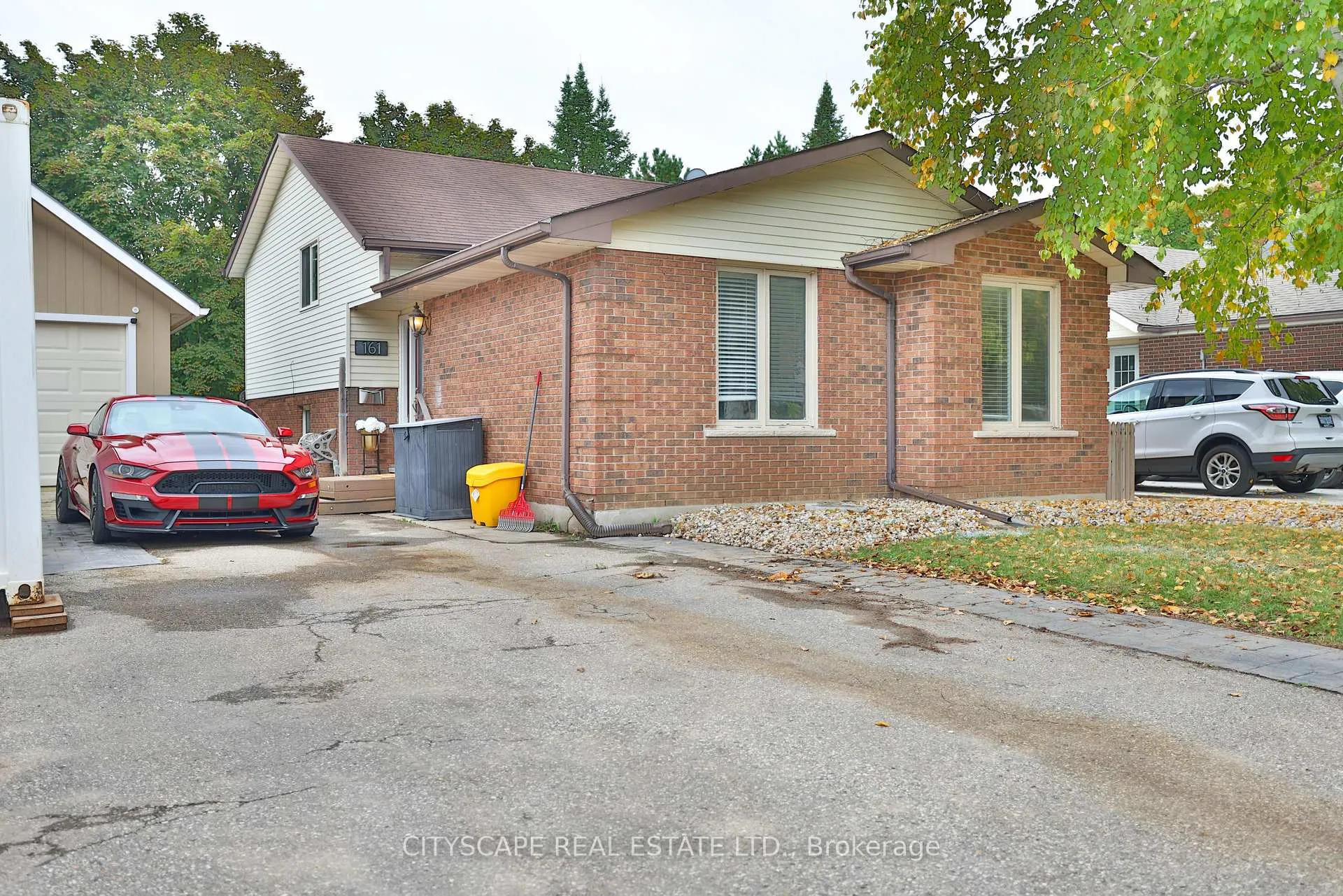 Photo 1 of 161 Bechtel Drive S, Kitchener — HOMEH