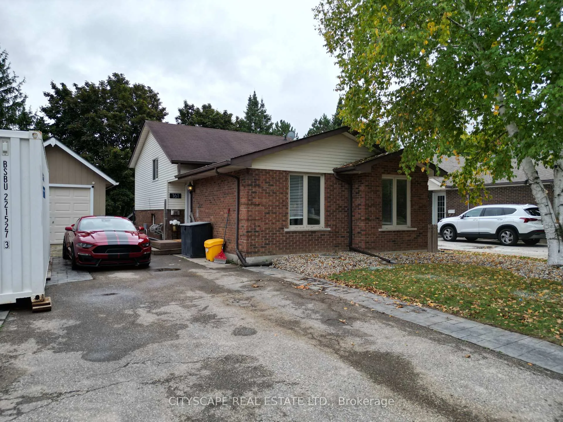 Photo 3 of 161 Bechtel Drive S, Kitchener — HOMEH