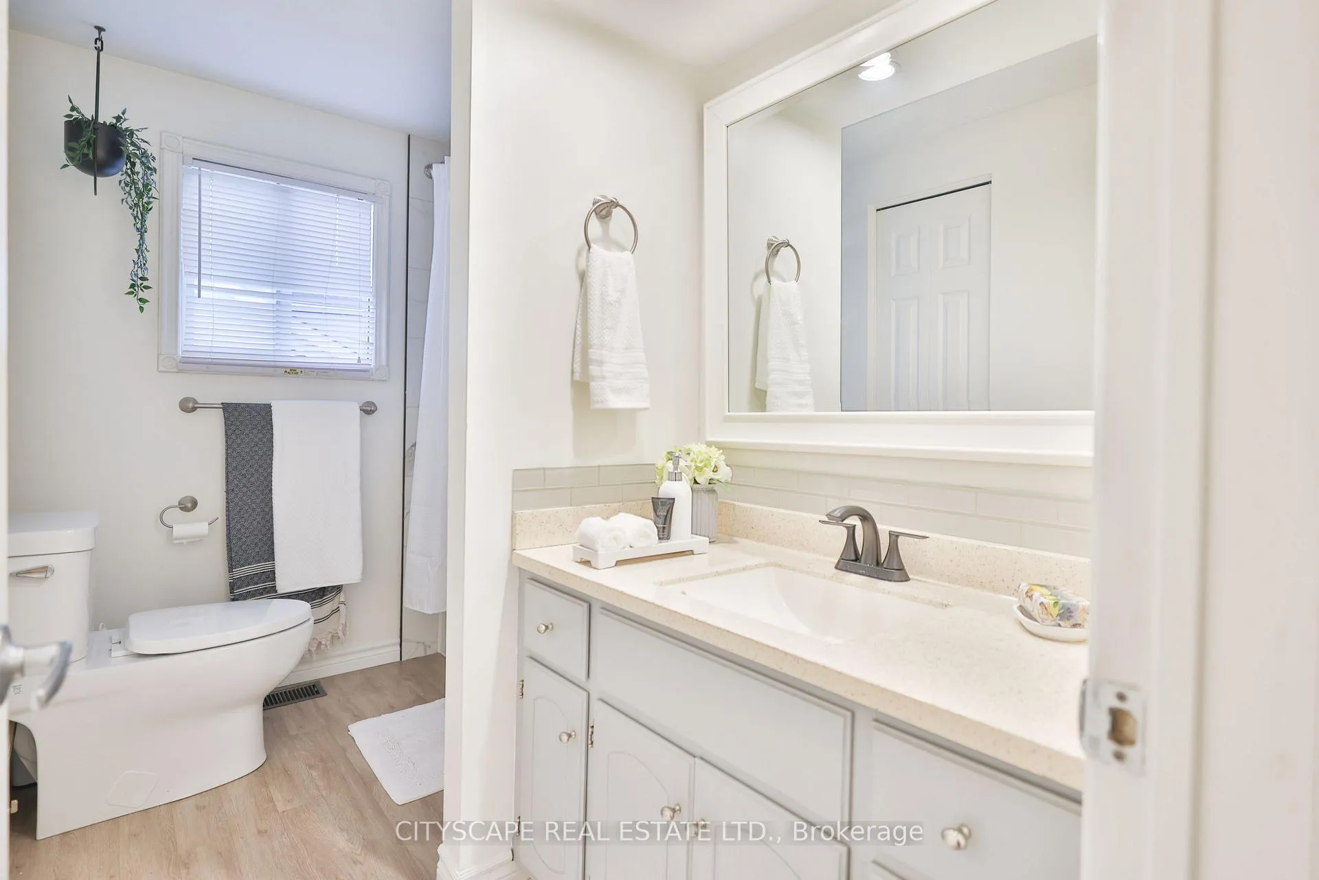 Photo 11 of 161 Bechtel Drive S, Kitchener — HOMEH