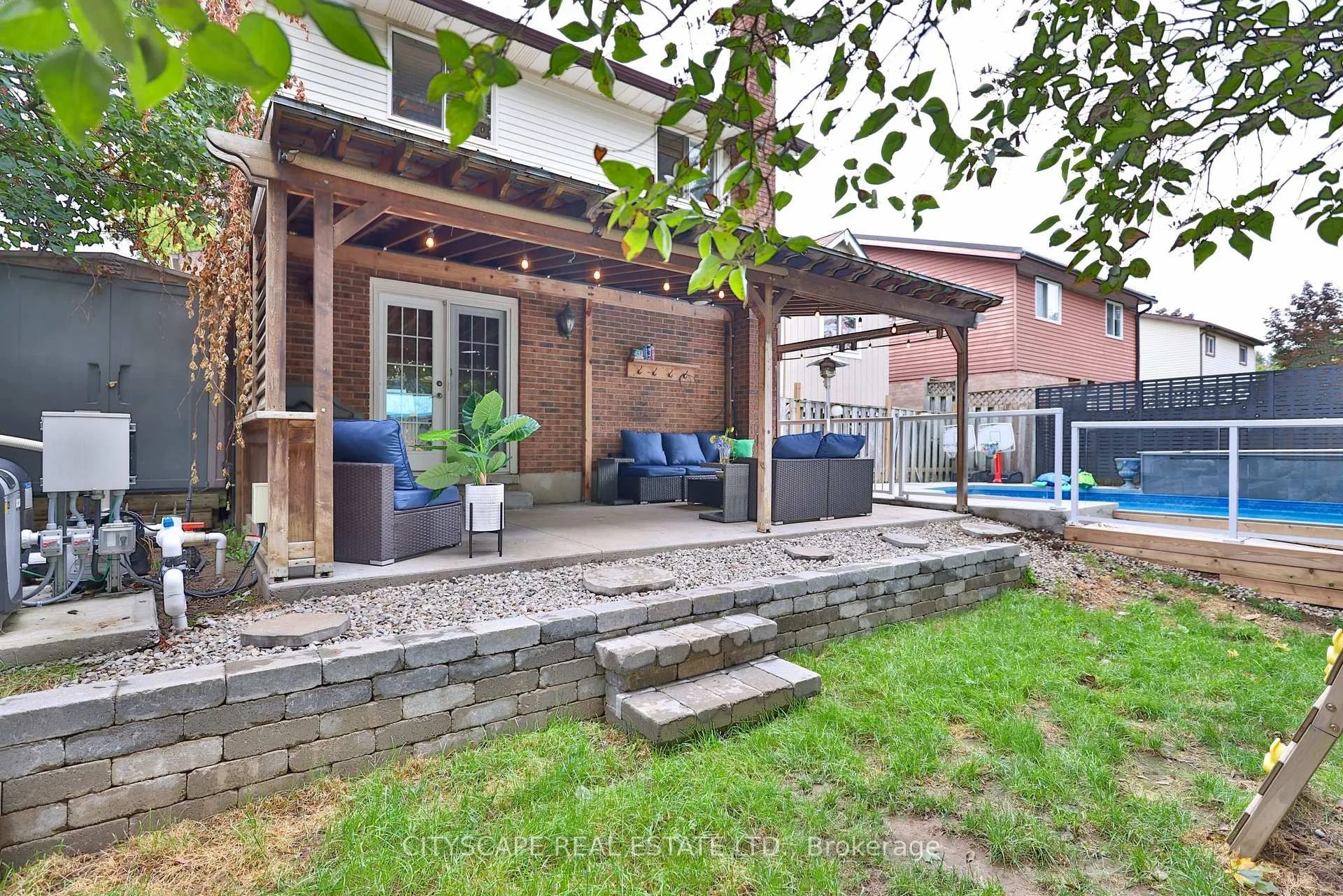 Photo 37 of 161 Bechtel Drive S, Kitchener — HOMEH