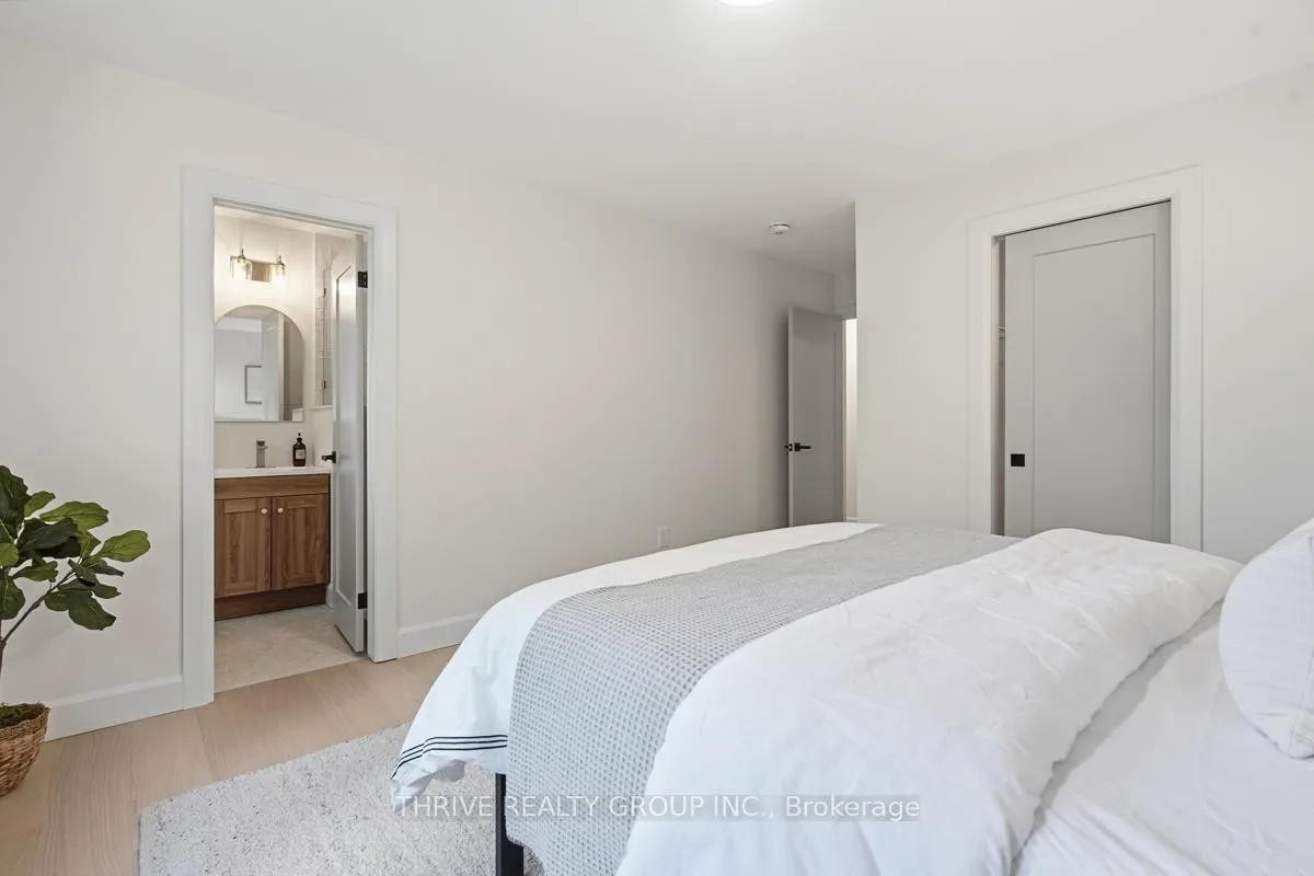 Photo 22 of 744 Barclay Road, London, South M — HOMEH