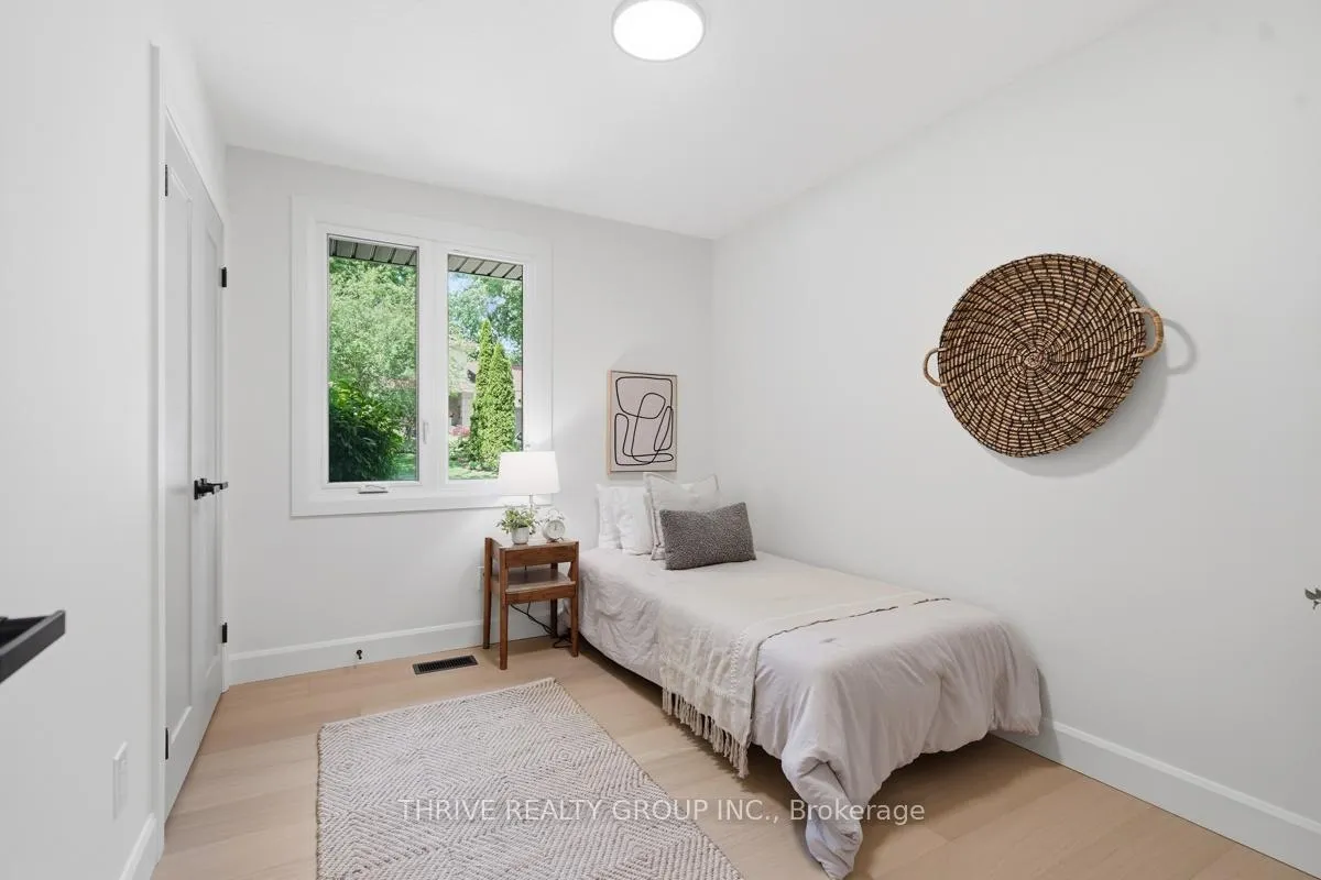 Photo 28 of 744 Barclay Road, London, South M — HOMEH