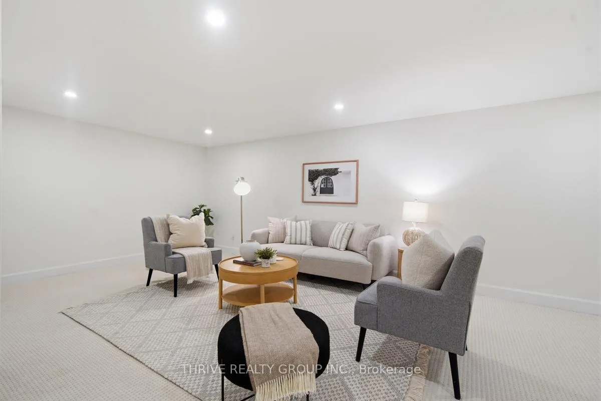 Photo 40 of 744 Barclay Road, London, South M — HOMEH
