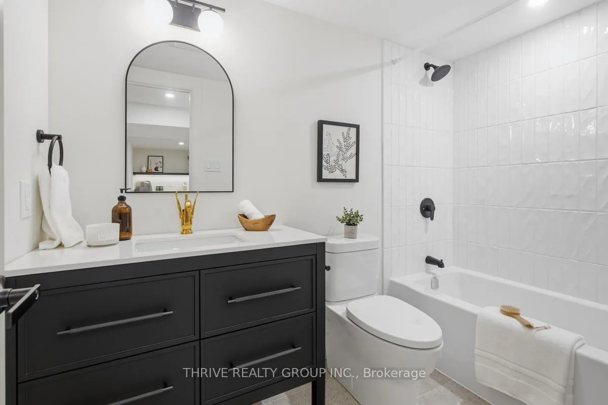 Photo 44 of 744 Barclay Road, London, South M — HOMEH