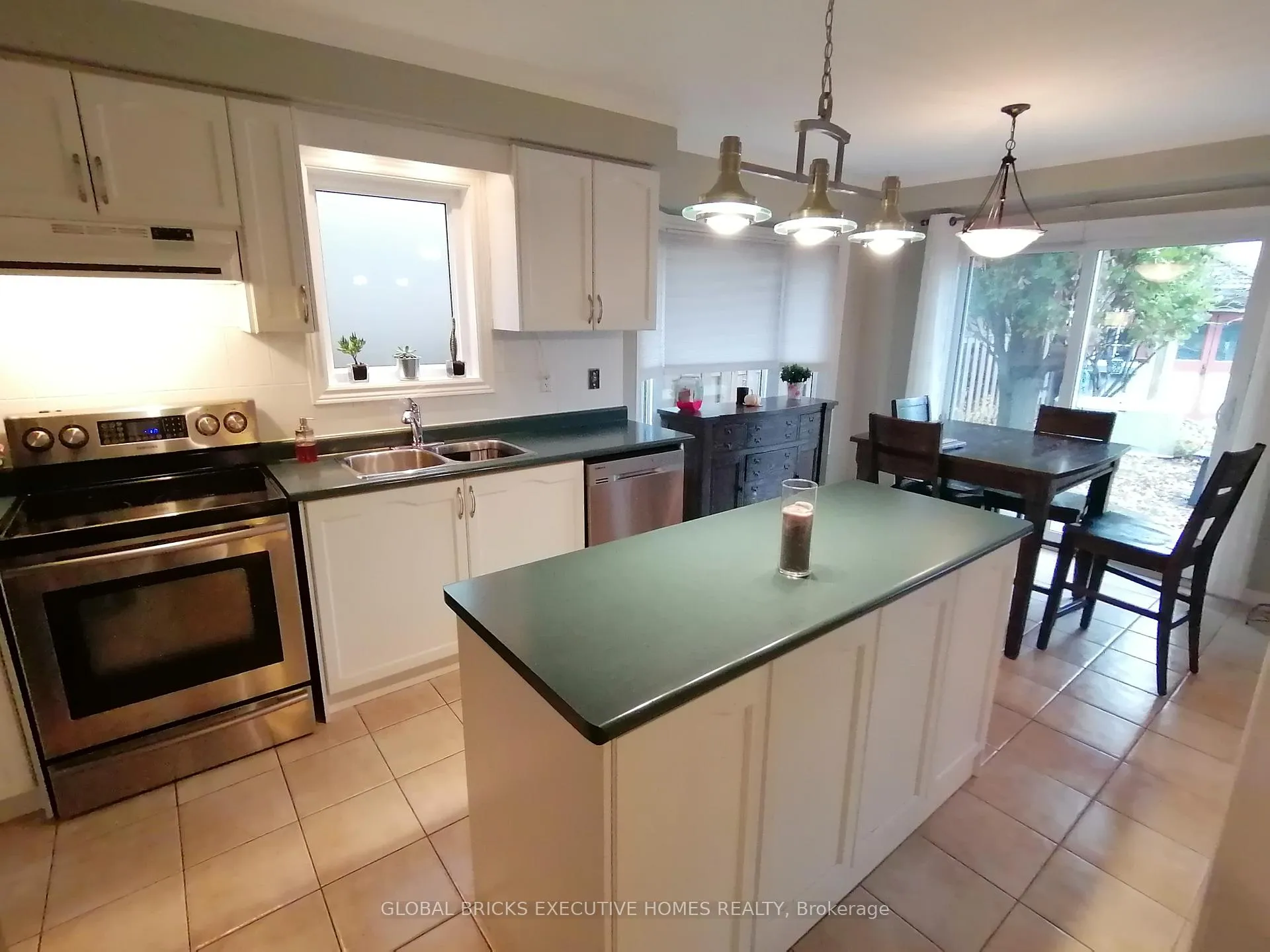 Photo 7 of 162 Boulding Avenue, Hamilton, Waterdown — HOMEH