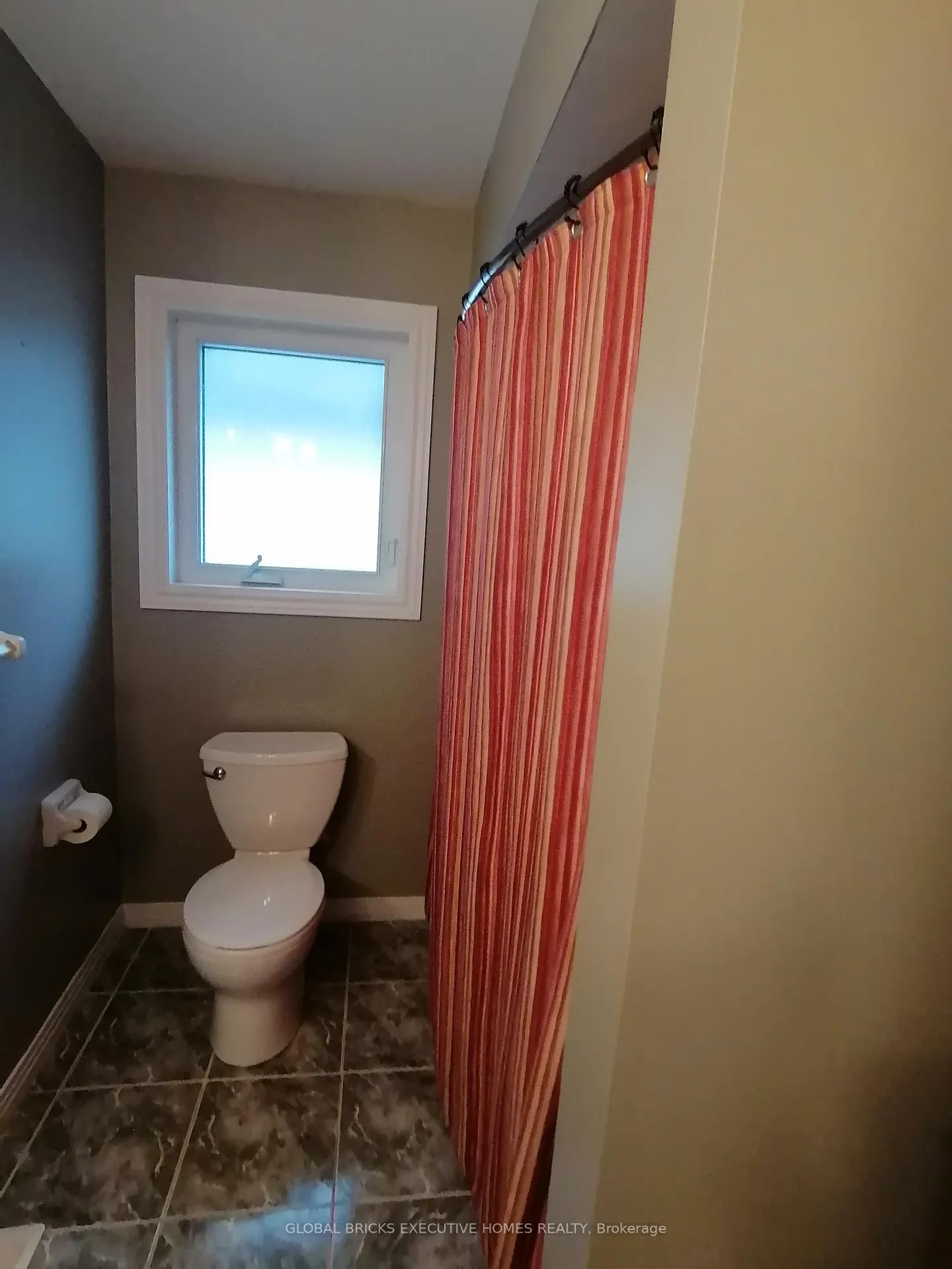 Photo 14 of 162 Boulding Avenue, Hamilton, Waterdown — HOMEH