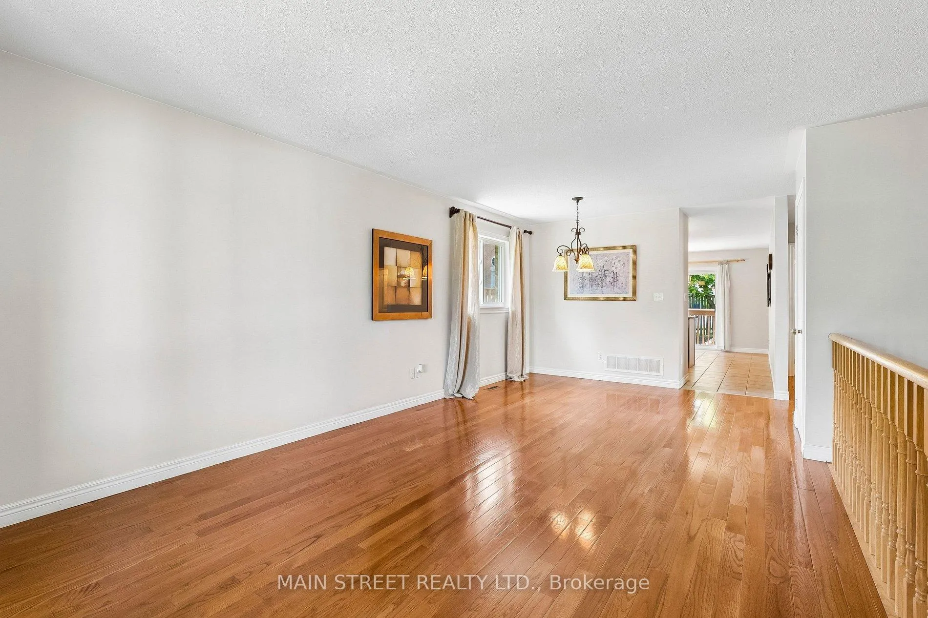 Photo 6 of 489 Cody Crescent, Newmarket, Central Newmarket — HOMEH
