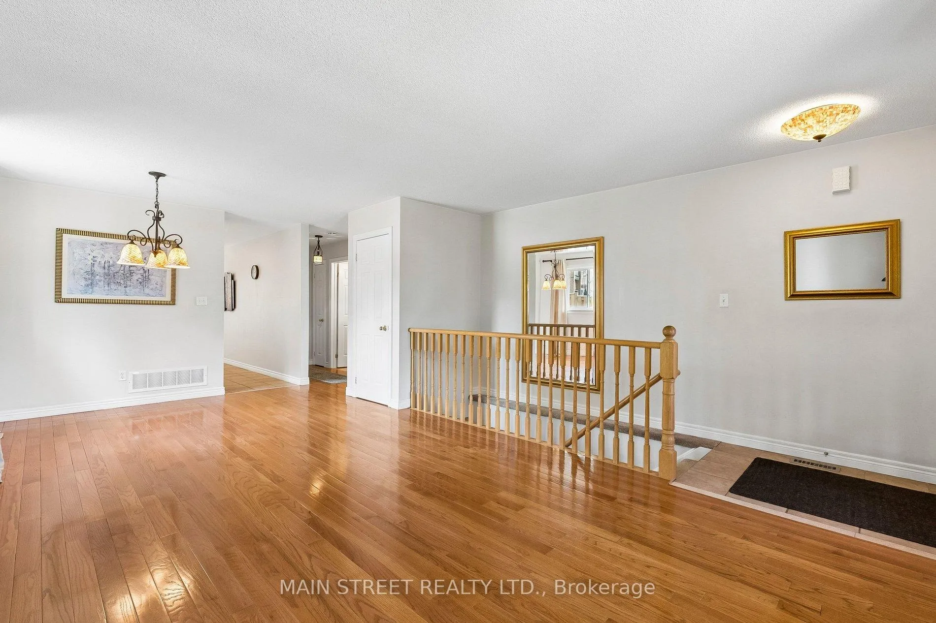 Photo 10 of 489 Cody Crescent, Newmarket, Central Newmarket — HOMEH