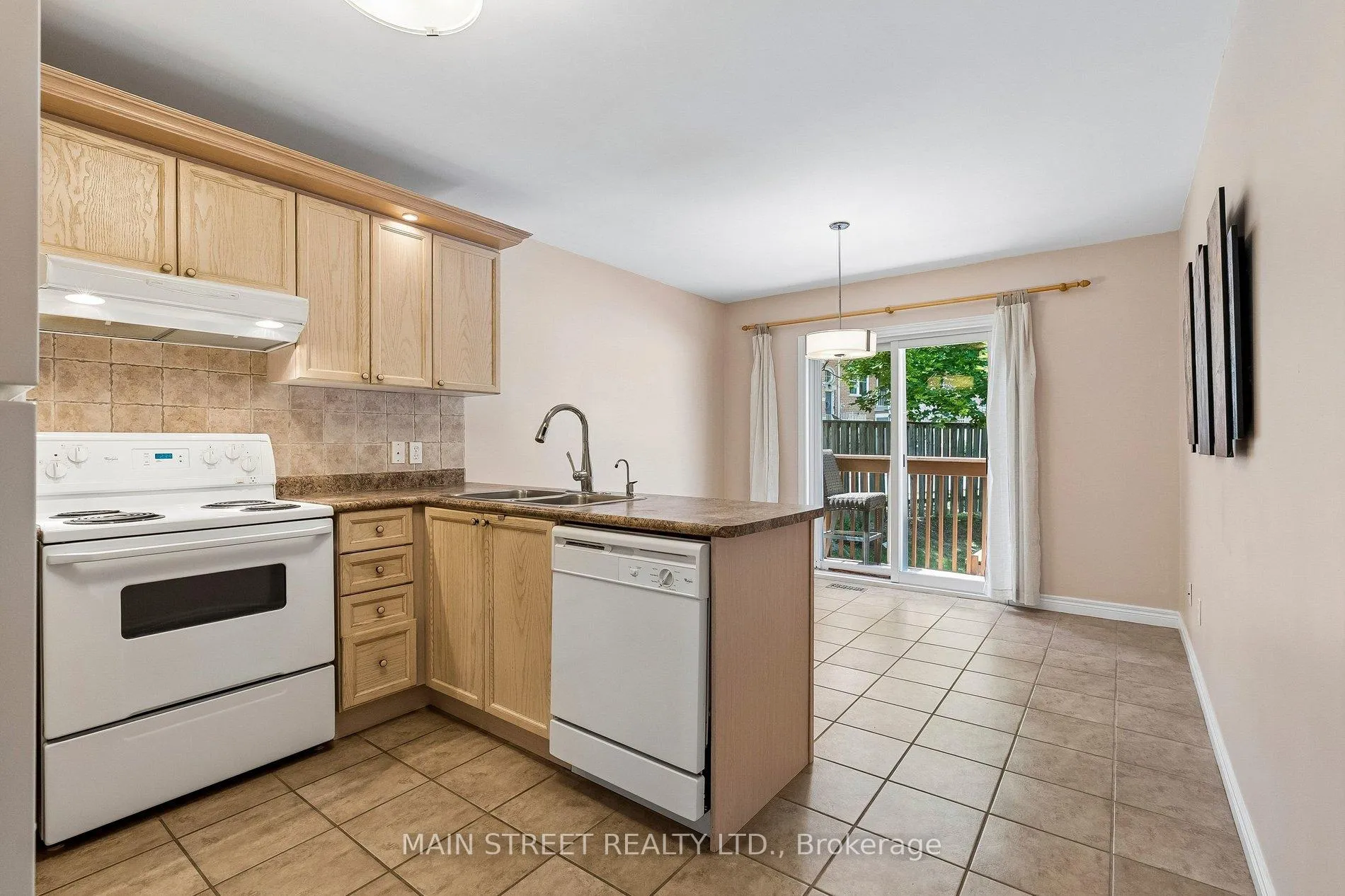 Photo 12 of 489 Cody Crescent, Newmarket, Central Newmarket — HOMEH