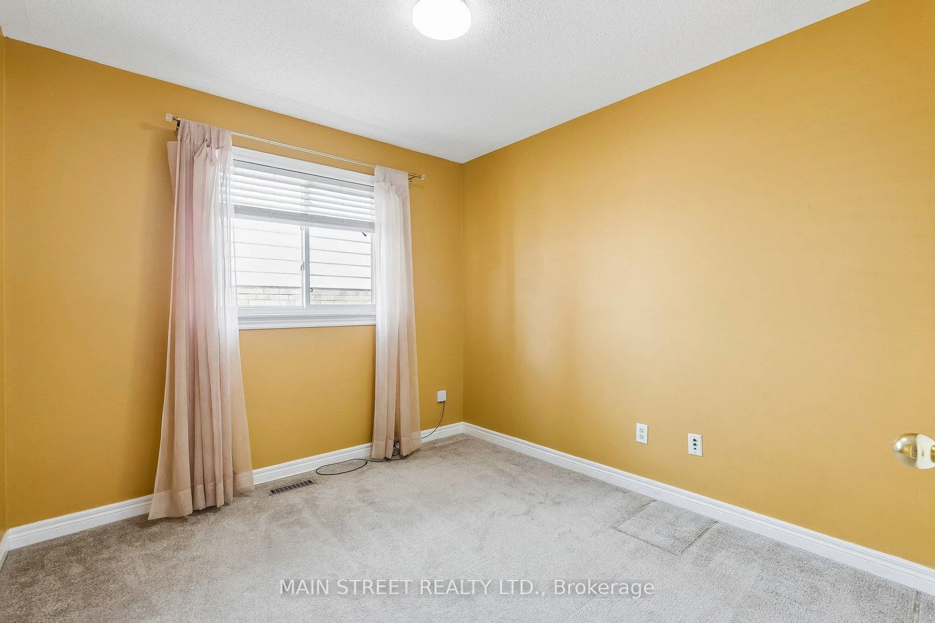 Photo 20 of 489 Cody Crescent, Newmarket, Central Newmarket — HOMEH