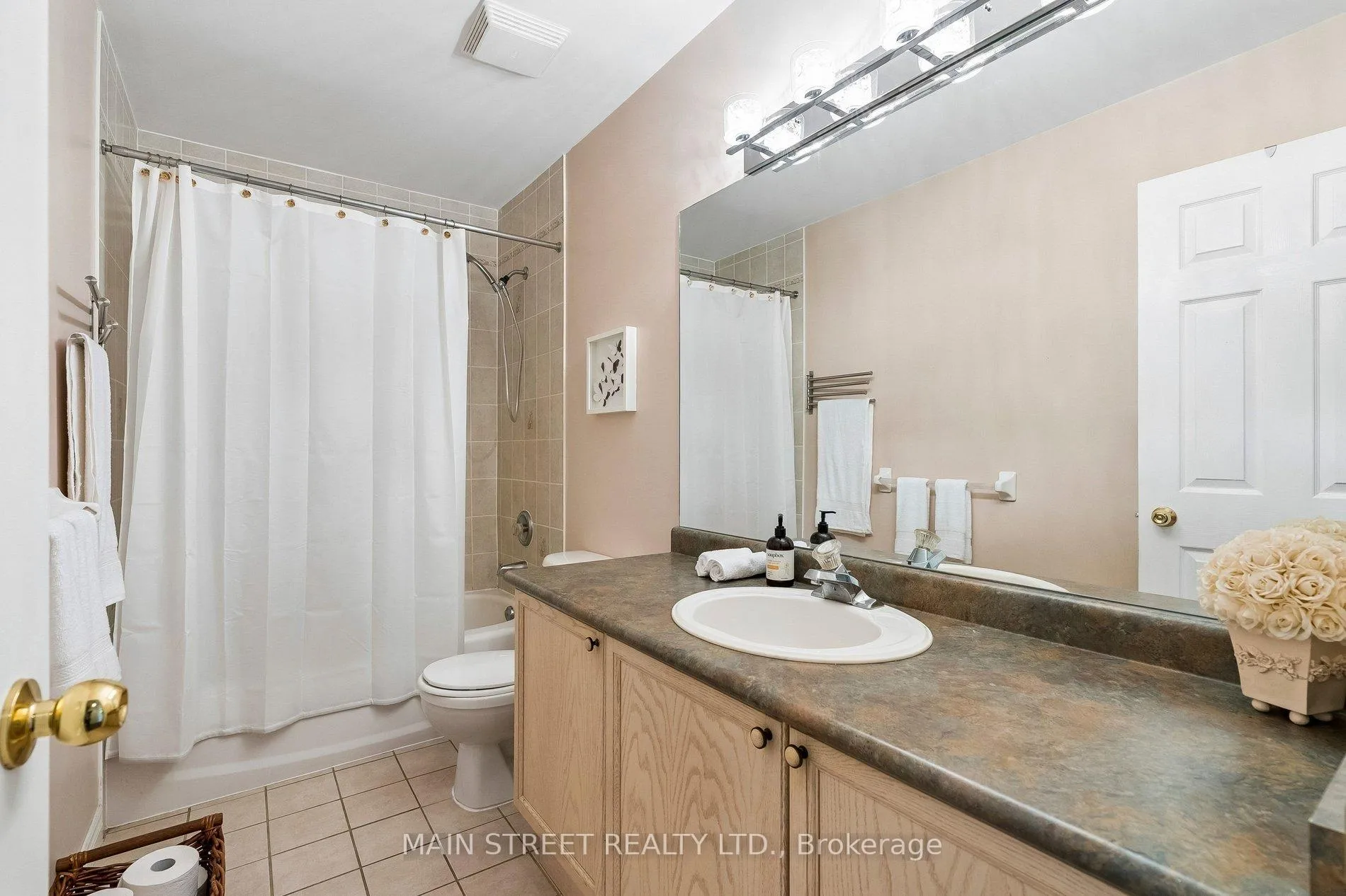 Photo 22 of 489 Cody Crescent, Newmarket, Central Newmarket — HOMEH