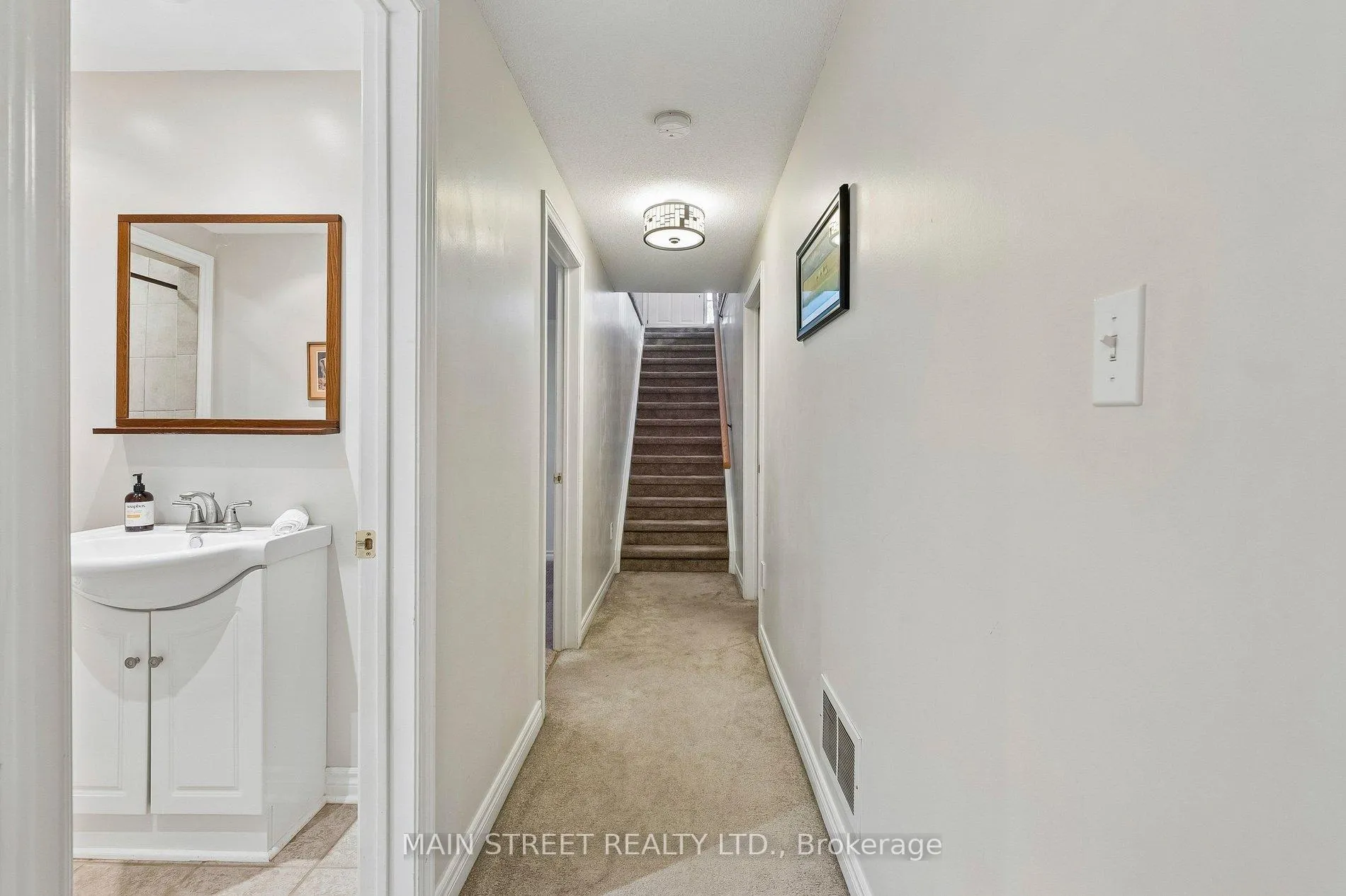 Photo 23 of 489 Cody Crescent, Newmarket, Central Newmarket — HOMEH